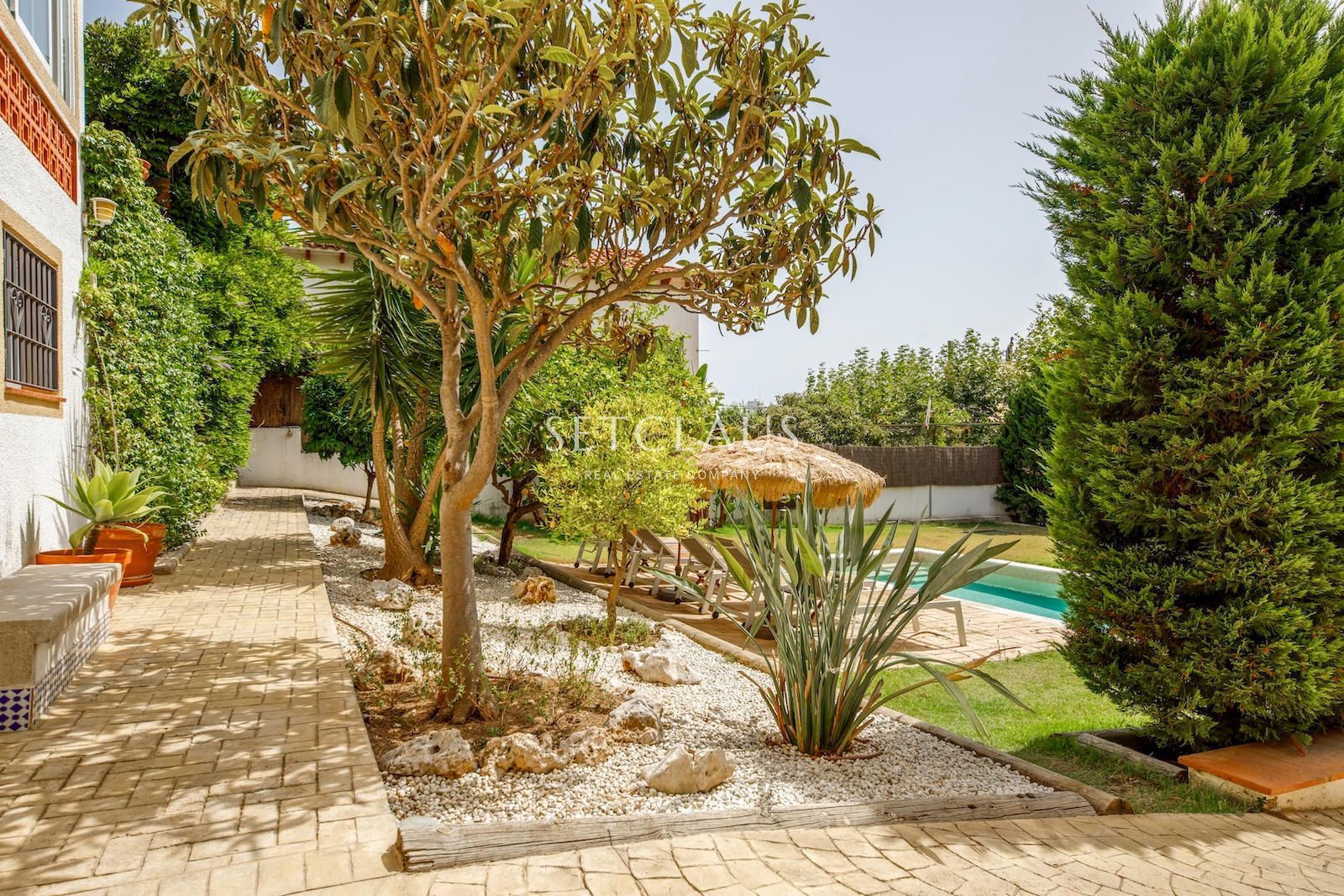 Comprar Exclusivo chalet independiente con gran parcela, piscina y privacidad foto 63