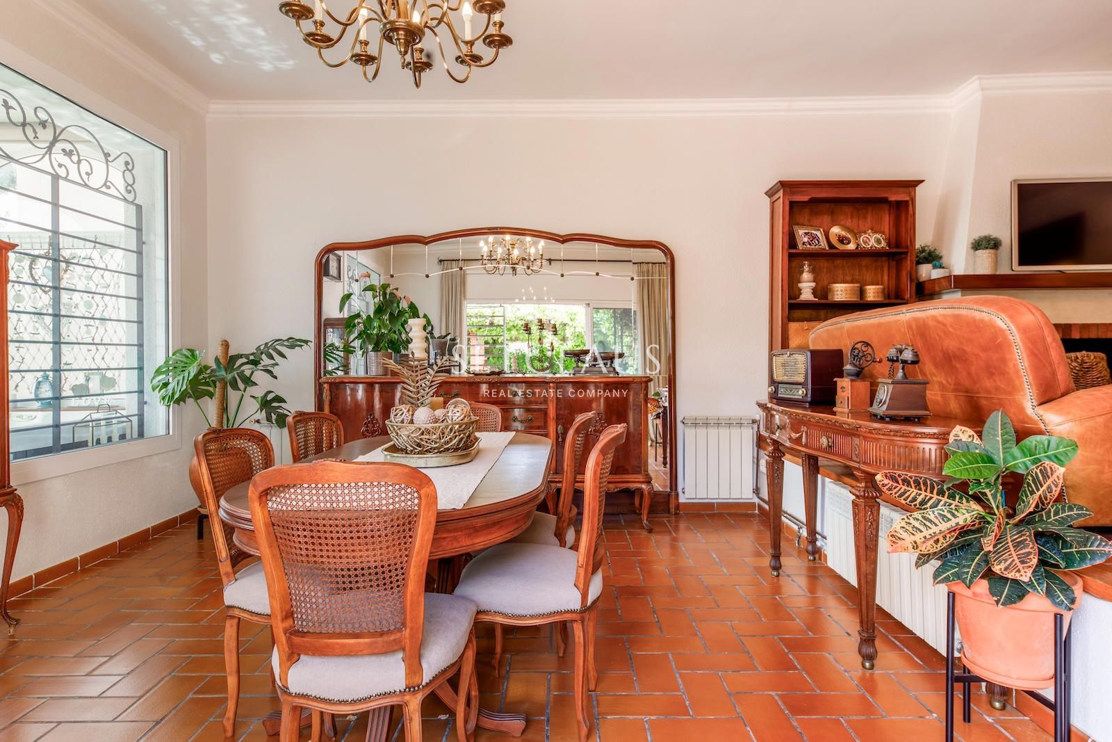 Comprar Exclusivo chalet independiente con gran parcela, piscina y privacidad foto 12