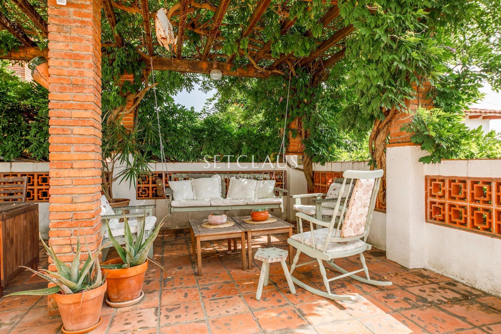 Comprar Exclusivo chalet independiente con gran parcela, piscina y privacidad foto 5