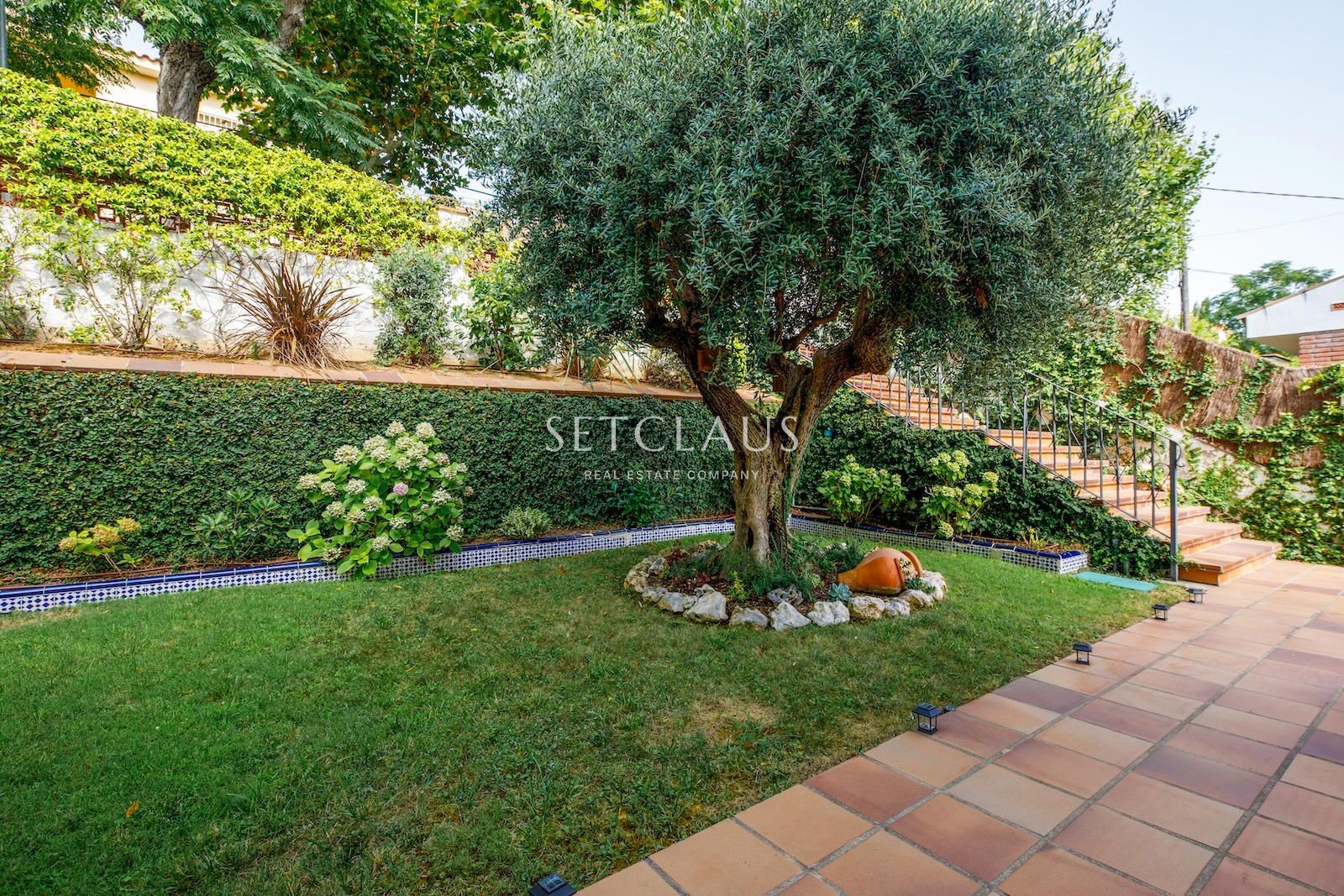 Comprar Exclusivo chalet independiente con gran parcela, piscina y privacidad foto 36