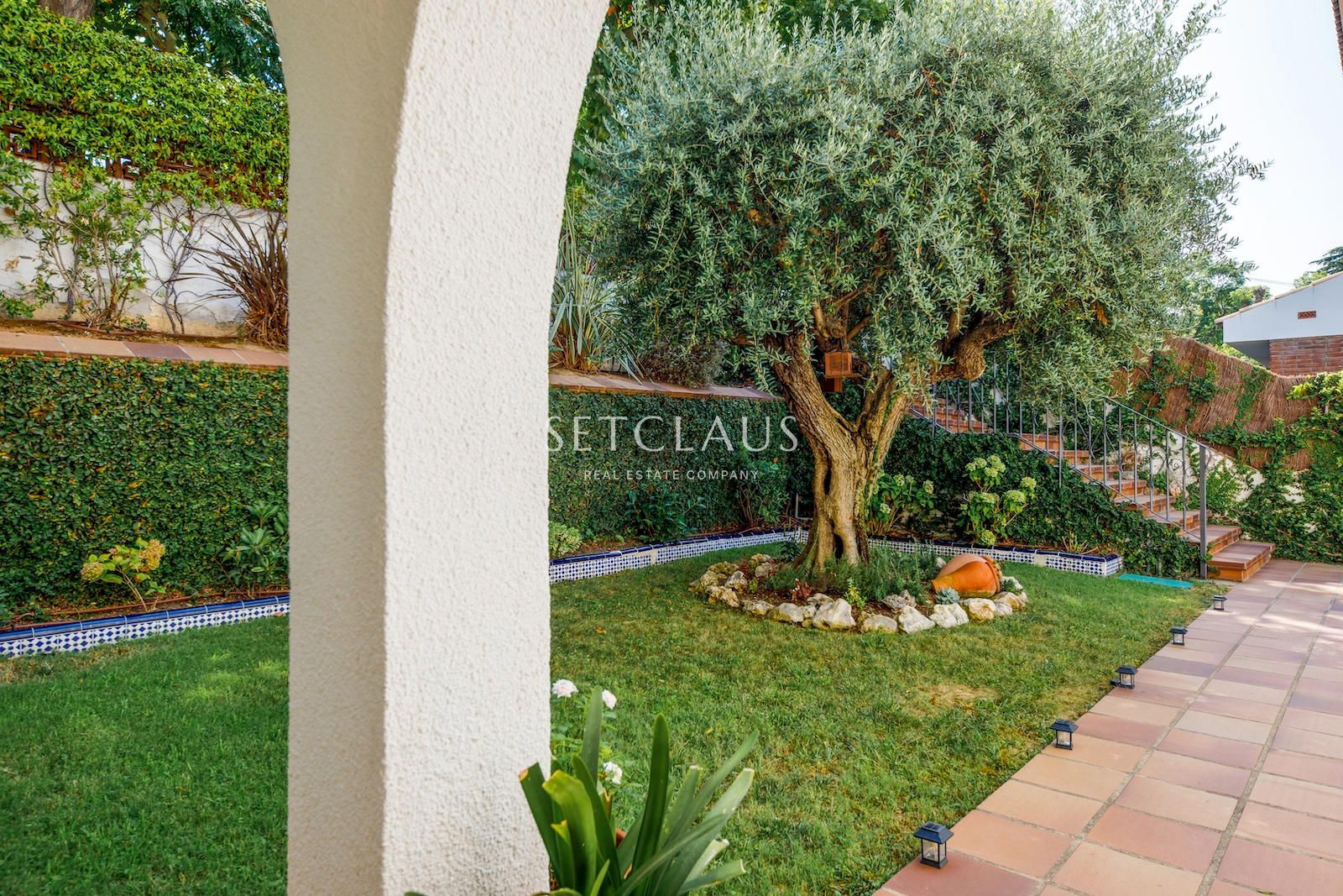 Comprar Exclusivo chalet independiente con gran parcela, piscina y privacidad foto 44