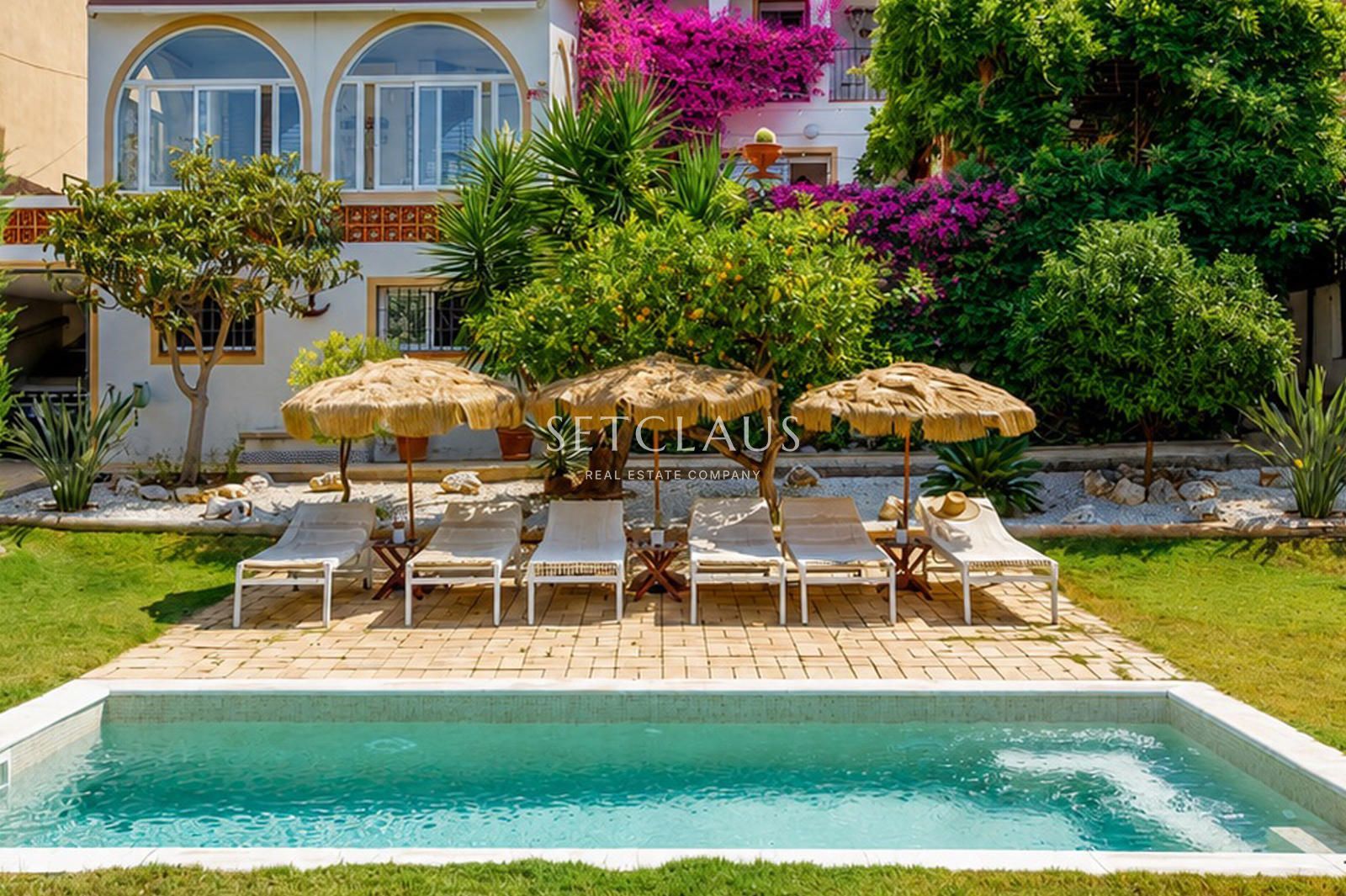 Comprar Exclusivo chalet independiente con gran parcela, piscina y privacidad foto 49