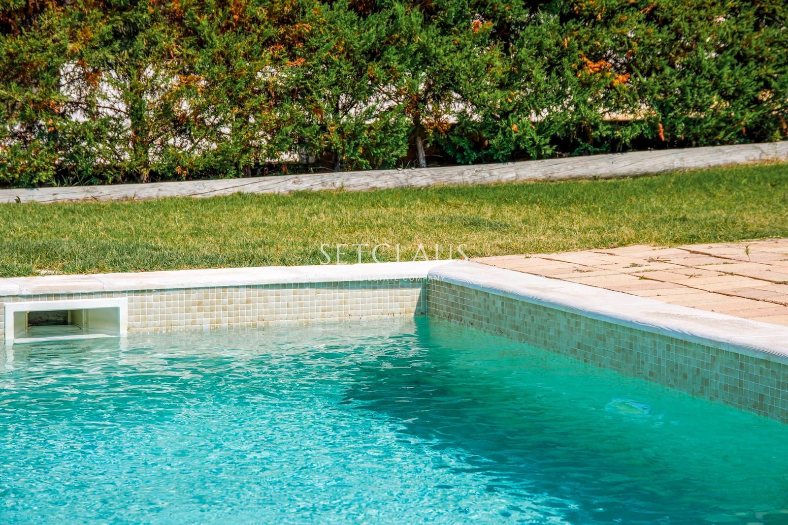Comprar Exclusivo chalet independiente con gran parcela, piscina y privacidad foto 54