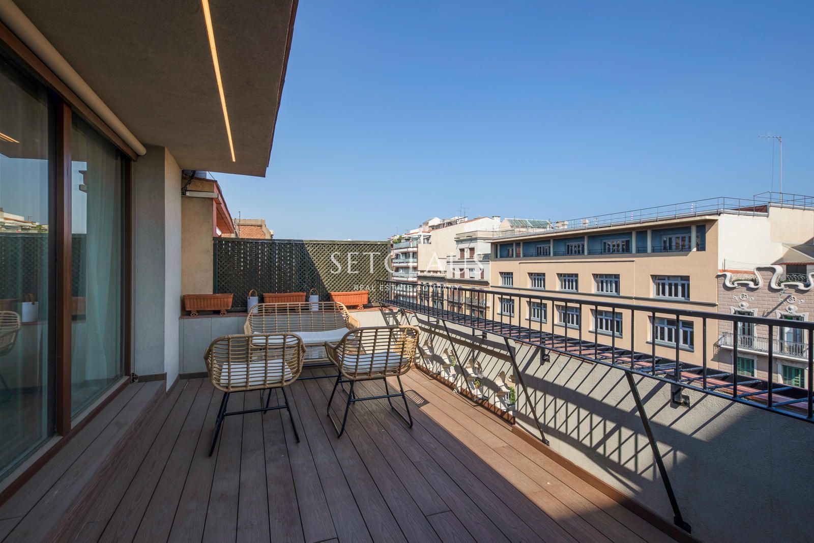 Comprar Exclusivo ático con terraza, reformado en 2024 y certificado Passive House foto 5