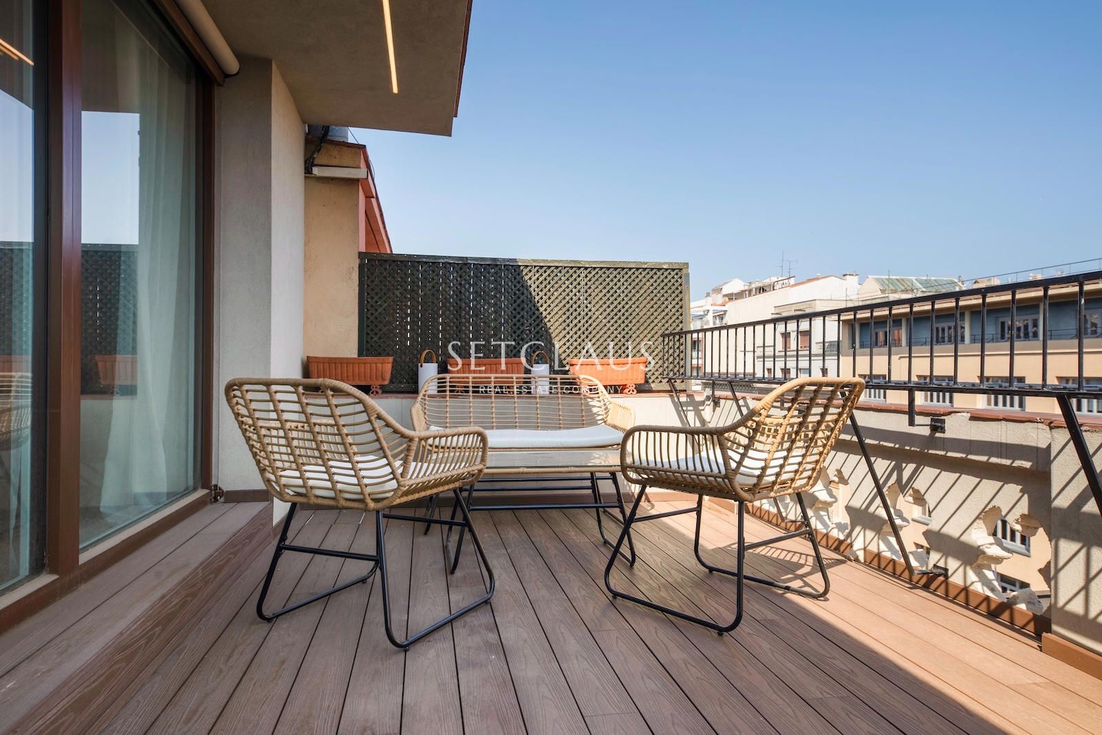Comprar Exclusivo ático con terraza, reformado en 2024 y certificado Passive House foto 16