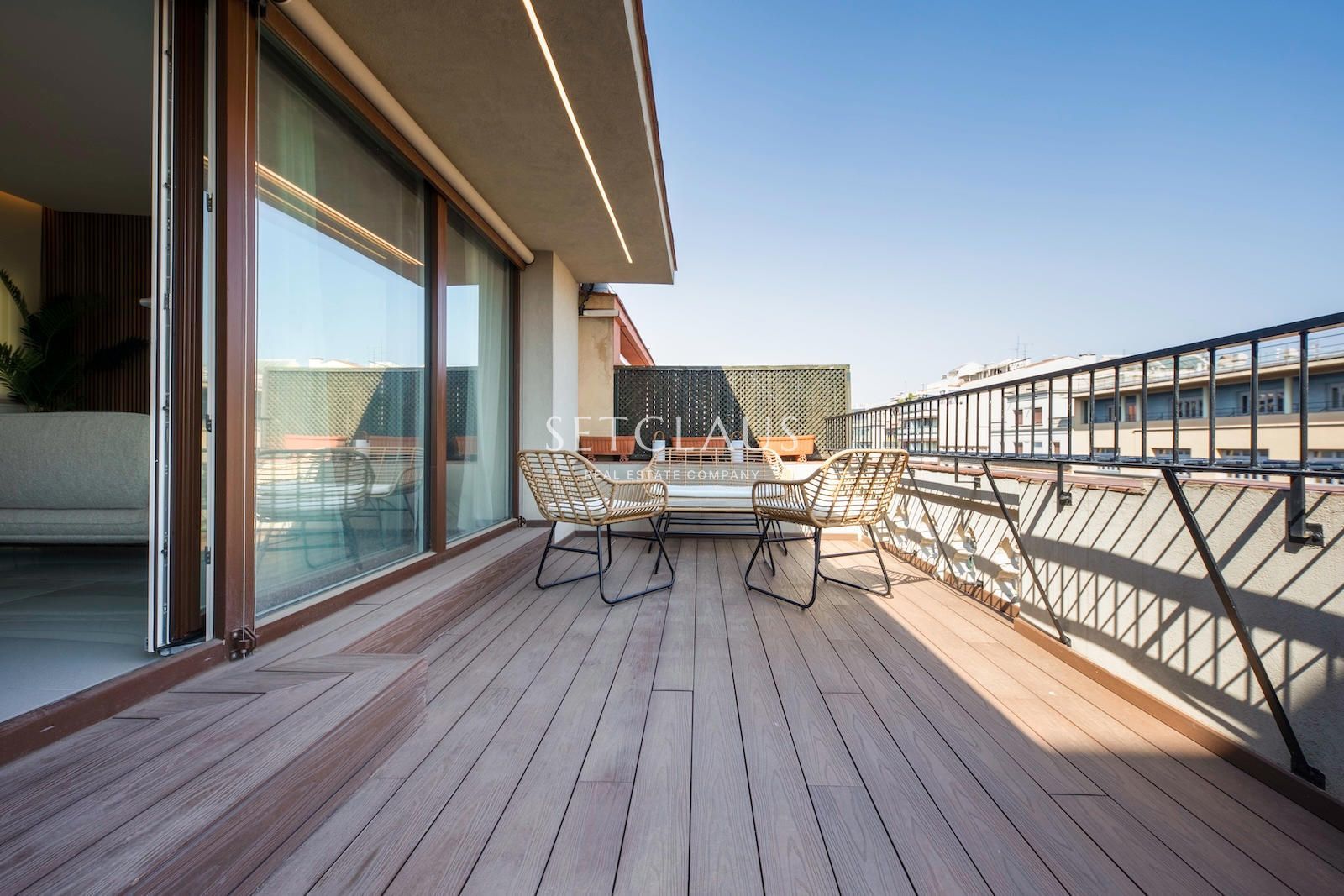 Comprar Exclusivo ático con terraza, reformado en 2024 y certificado Passive House foto 17