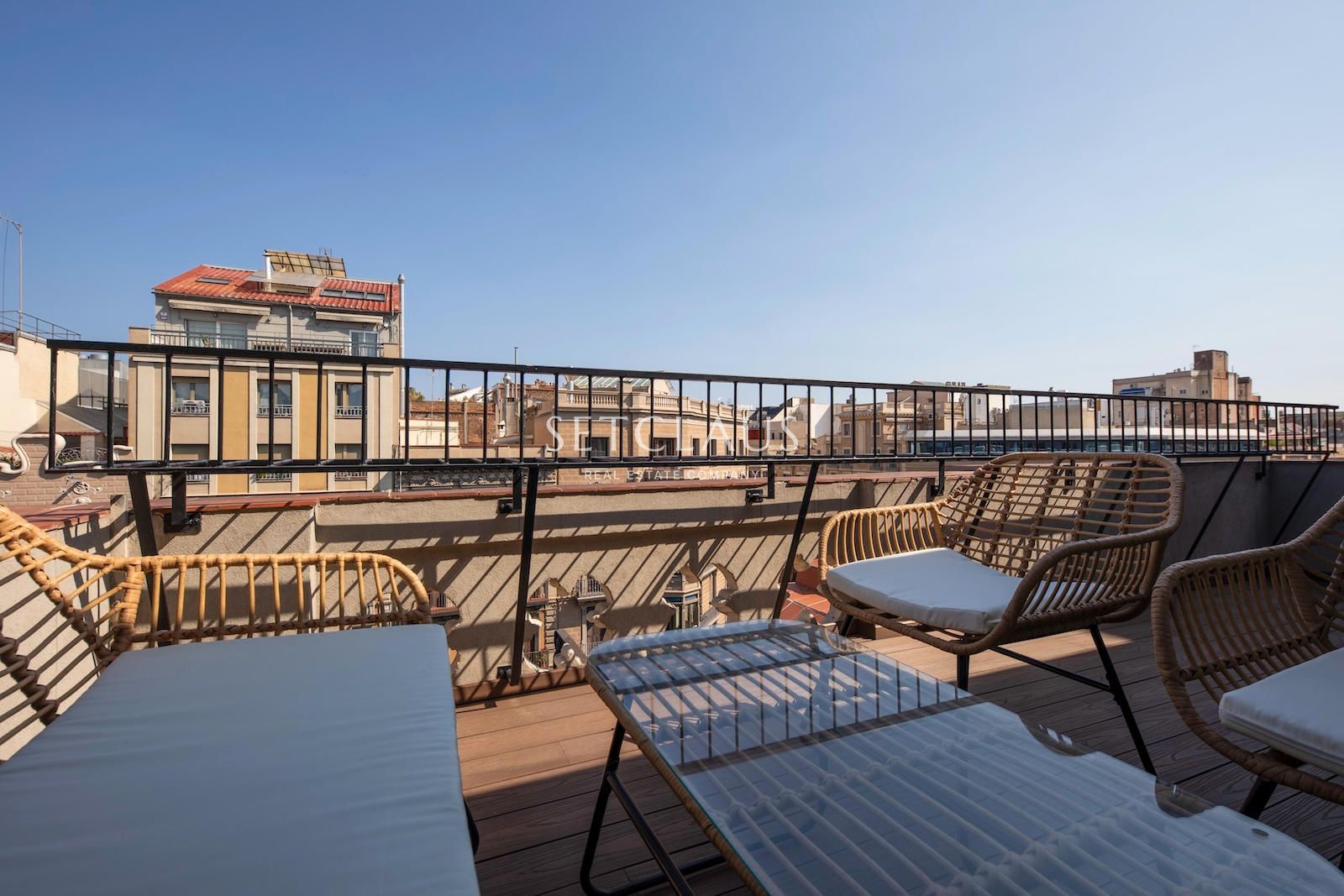 Comprar Exclusivo ático con terraza, reformado en 2024 y certificado Passive House foto 4