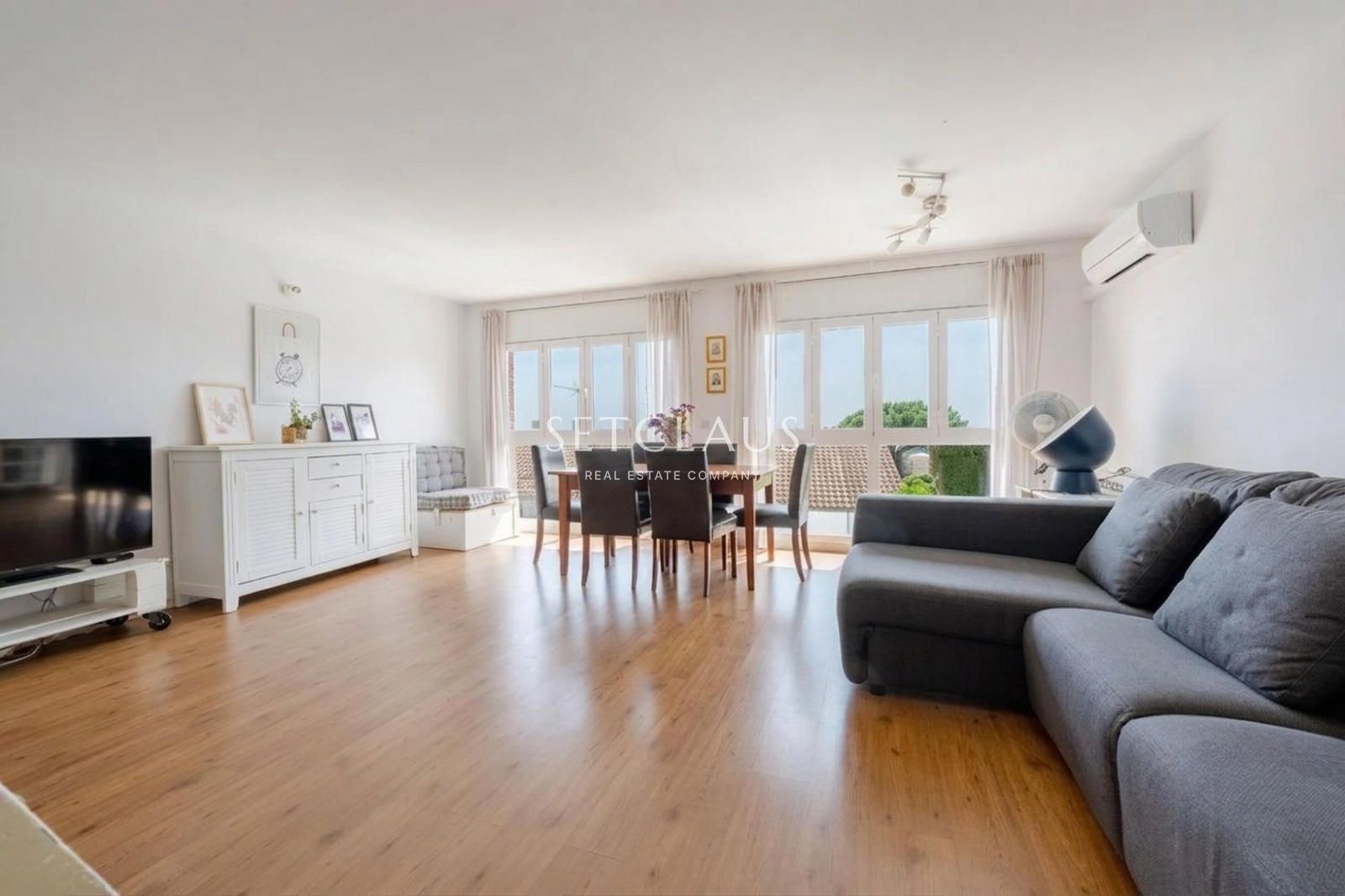 Inmueble Renovated townhouse with sea views, private garden and spacious rooms in Vilassar de Dalt foto 5