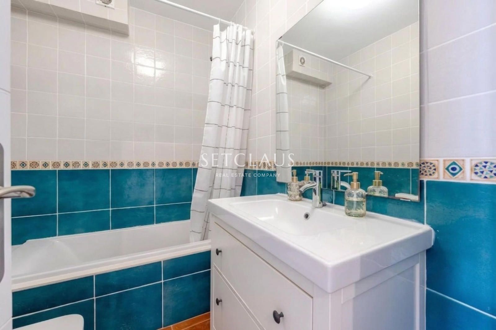 Inmueble Renovated townhouse with sea views, private garden and spacious rooms in Vilassar de Dalt foto 15