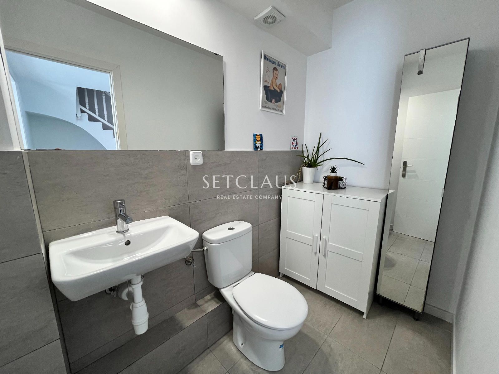 Inmueble Renovated townhouse with sea views, private garden and spacious rooms in Vilassar de Dalt foto 13