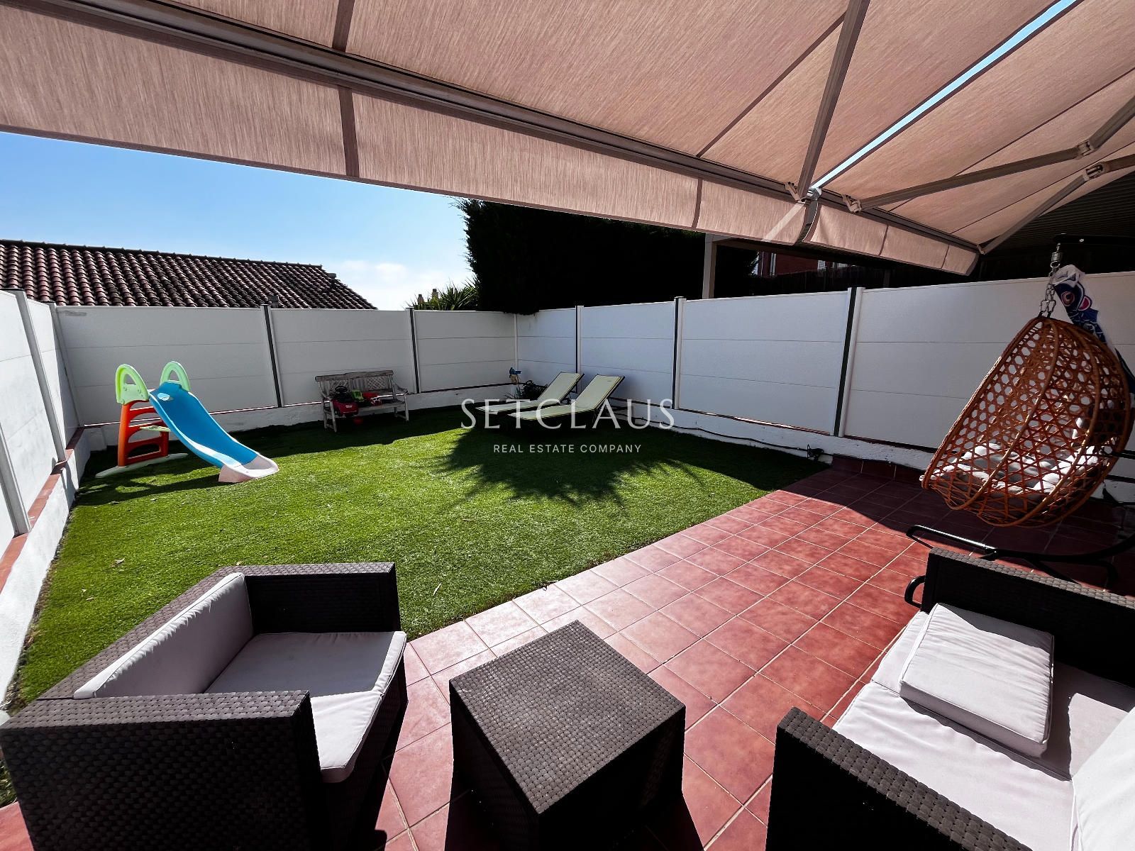 Inmueble Renovated townhouse with sea views, private garden and spacious rooms in Vilassar de Dalt foto 24