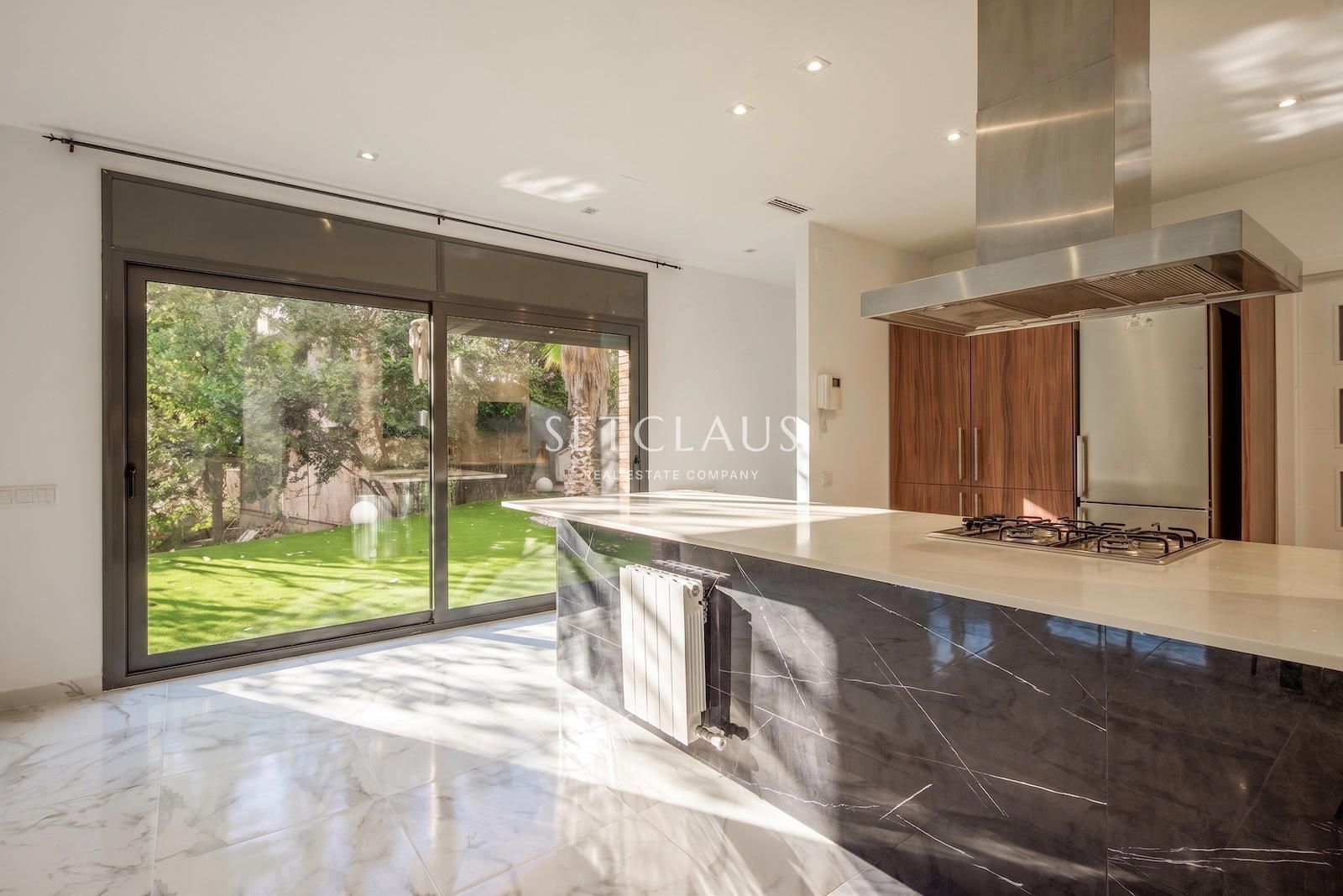 Inmueble Chalet reformado con piscina y jardín en Les Planes foto 12