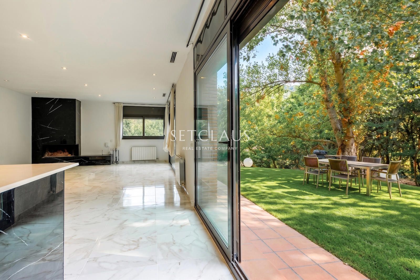 Inmueble Chalet reformado con piscina y jardín en Les Planes foto 11