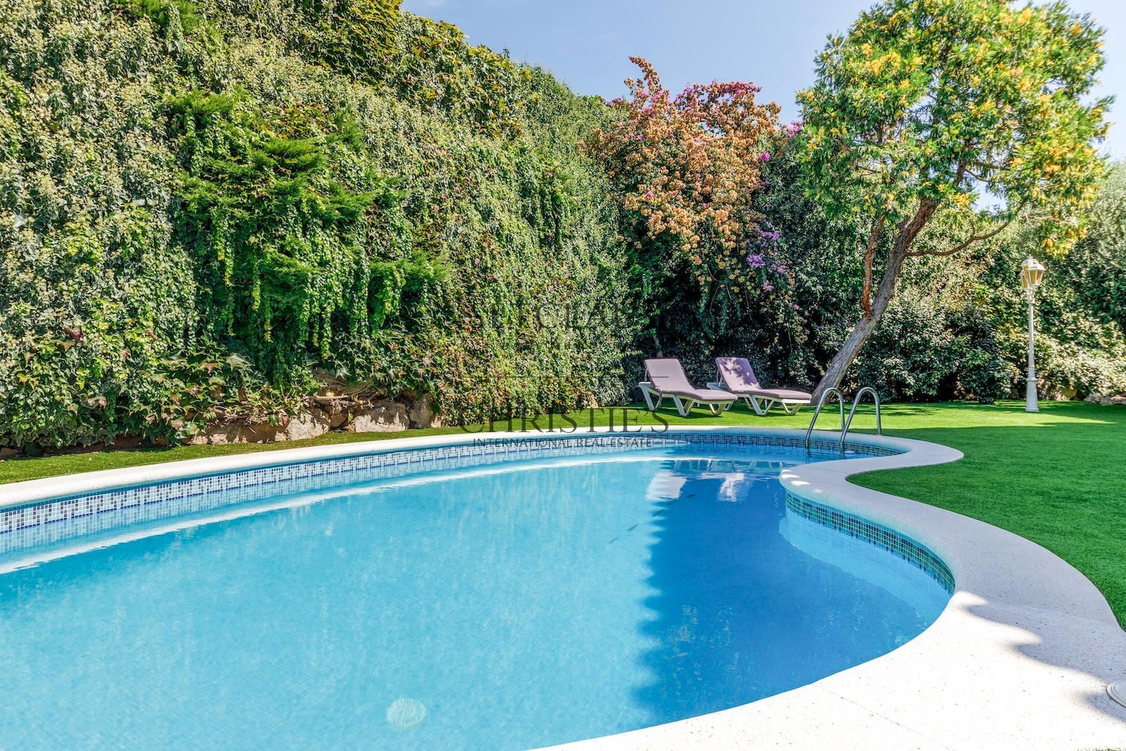 Comprar Casa independiente con piscina y privacidad junto al Golf de Vallromanes foto 6