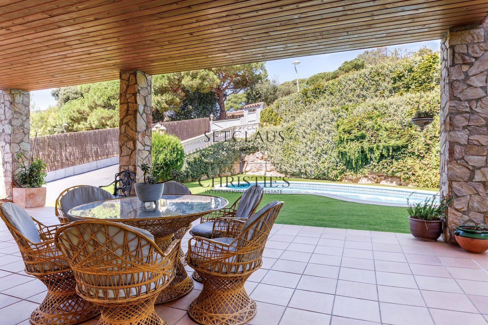 Comprar Casa independiente con piscina y privacidad junto al Golf de Vallromanes foto 3