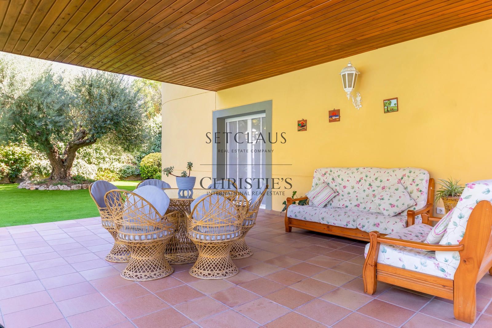 Comprar Casa independiente con piscina y privacidad junto al Golf de Vallromanes foto 2