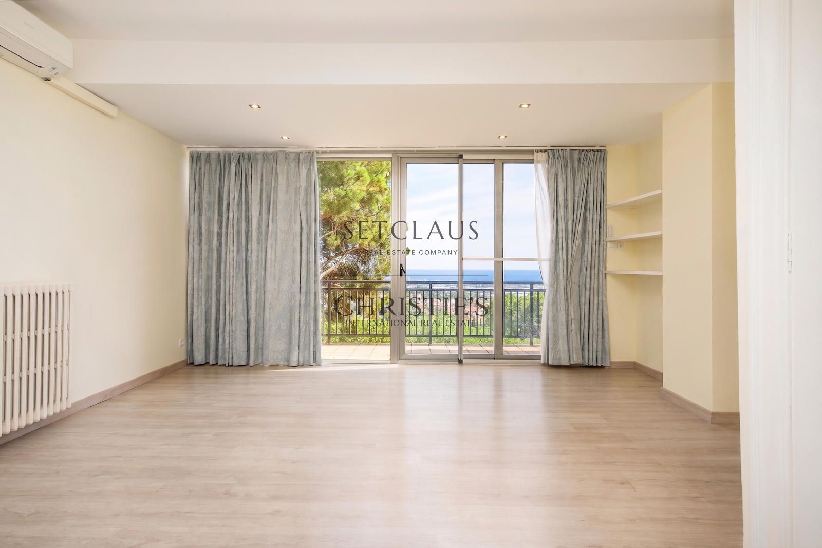 Comprar Chalet independiente con vistas al mar y licencia turística en Premià de Dalt foto 15