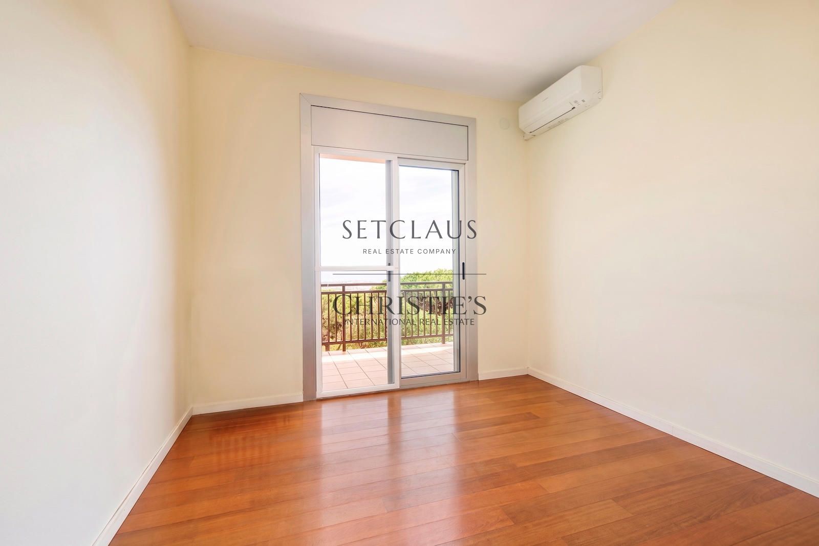 Comprar Chalet independiente con vistas al mar y licencia turística en Premià de Dalt foto 20