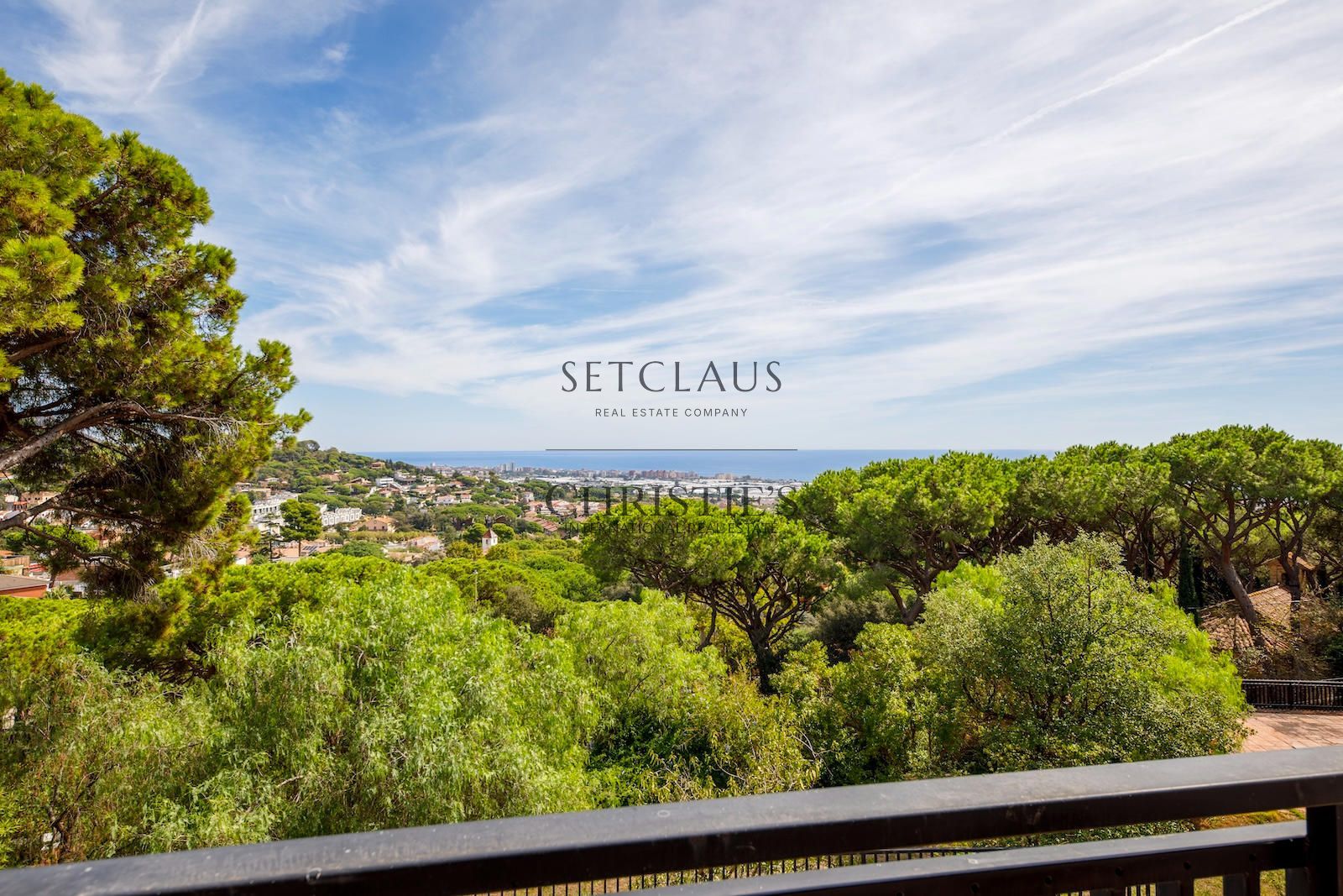 Comprar Chalet independiente con vistas al mar y licencia turística en Premià de Dalt foto 24