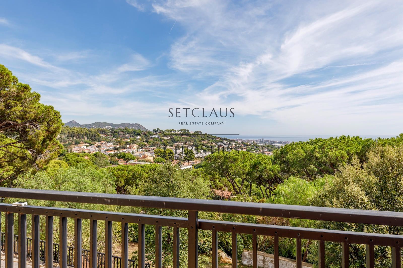 Comprar Chalet independiente con vistas al mar y licencia turística en Premià de Dalt foto 14