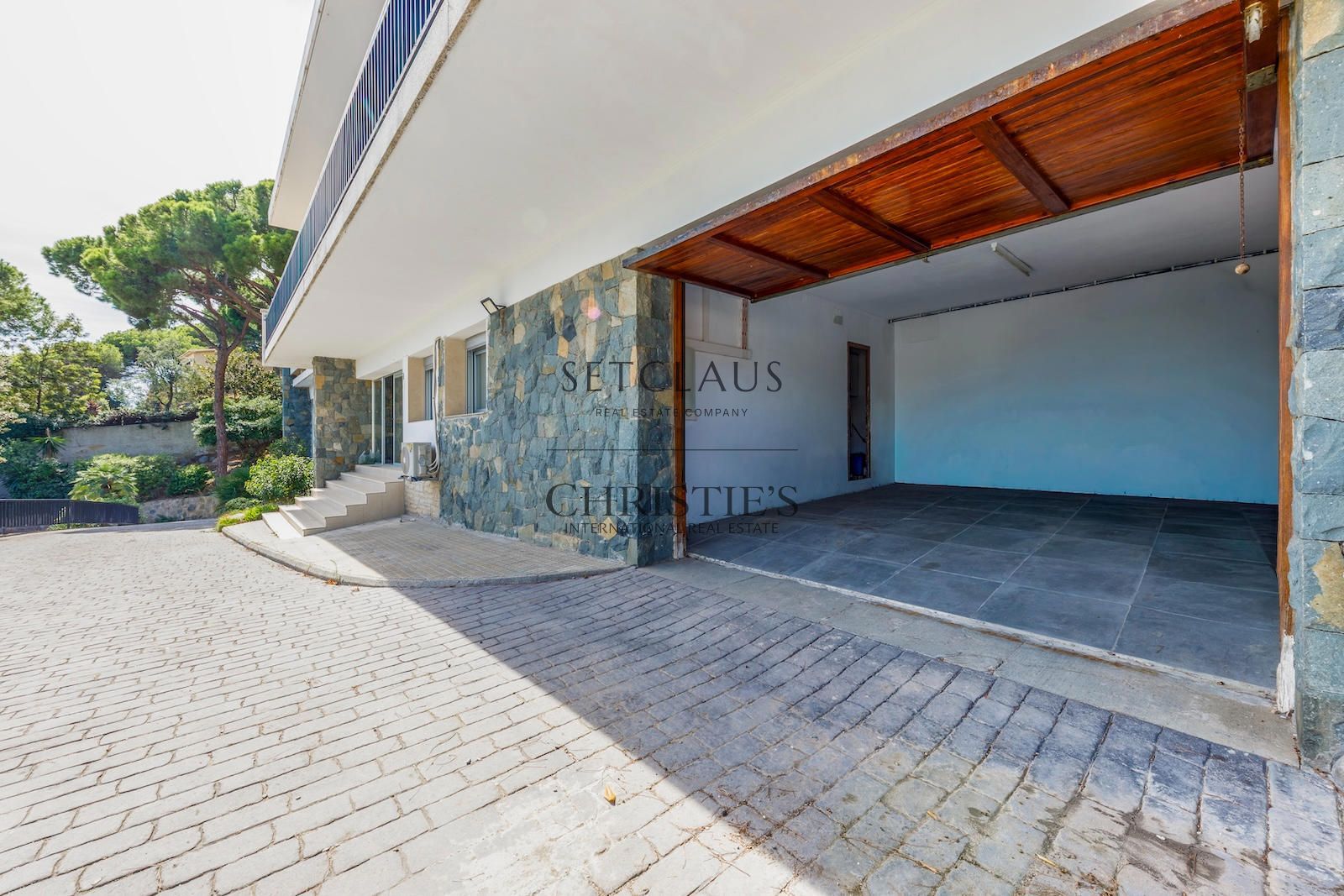 Comprar Chalet independiente con vistas al mar y licencia turística en Premià de Dalt foto 32