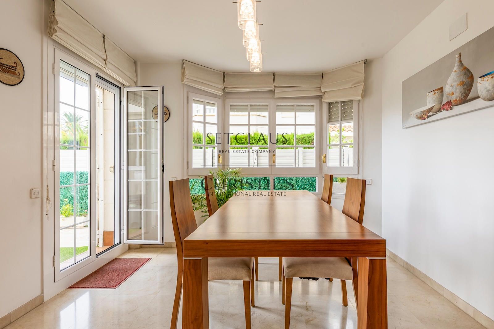 Comprar ADOSADO ESQUINERO CON PISCINA Y ASCENSOR EN PRIMERA LÍNEA DE MAR foto 8