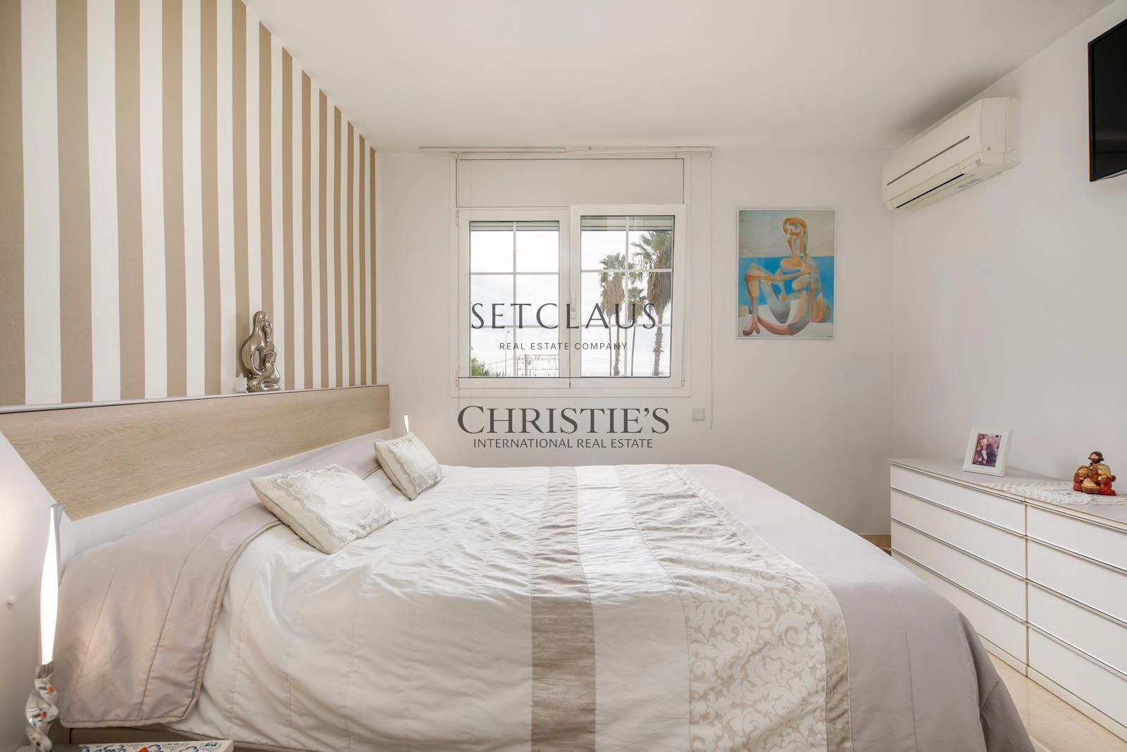 Comprar ADOSADO ESQUINERO CON PISCINA Y ASCENSOR EN PRIMERA LÍNEA DE MAR foto 21