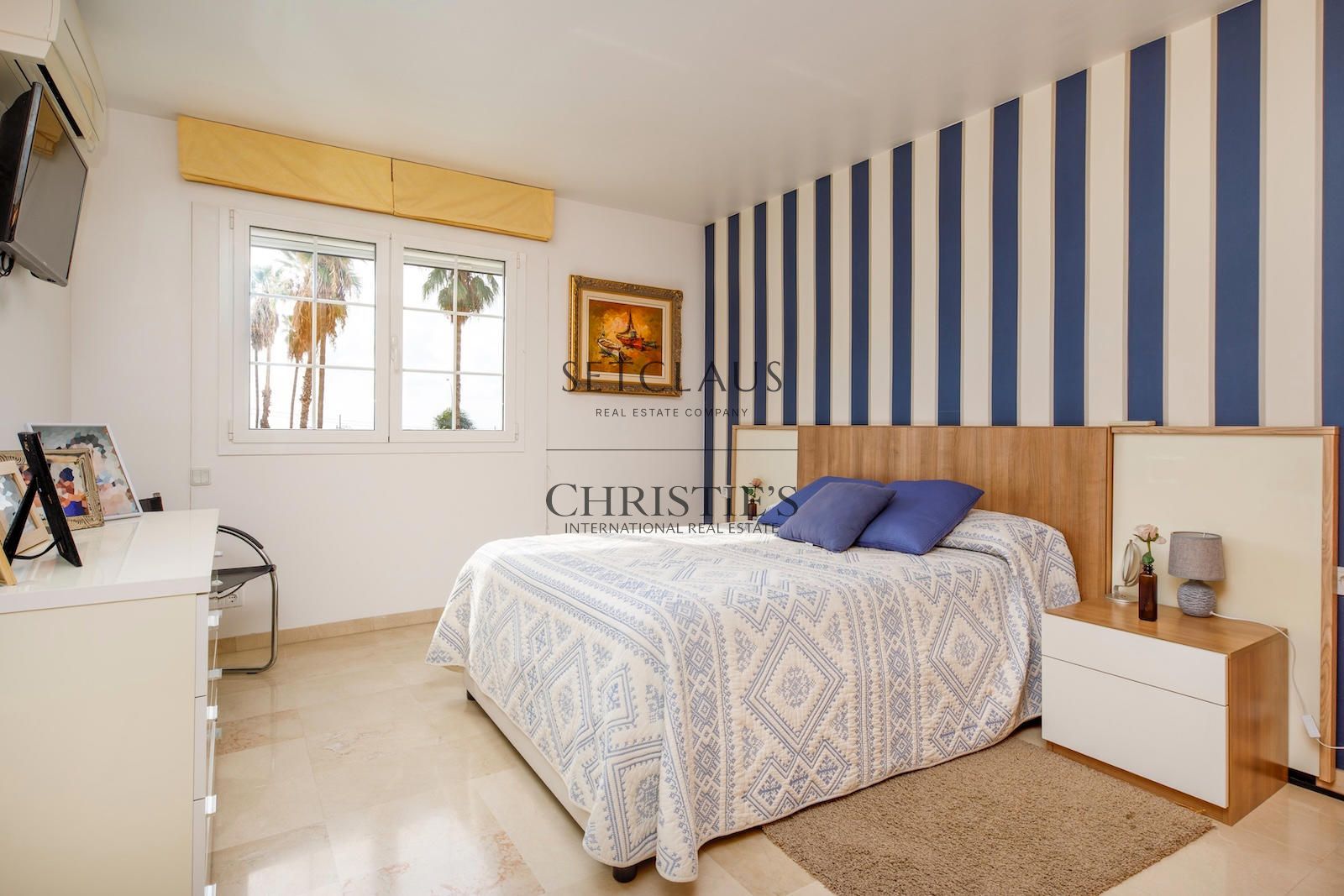 Comprar ADOSADO ESQUINERO CON PISCINA Y ASCENSOR EN PRIMERA LÍNEA DE MAR foto 25