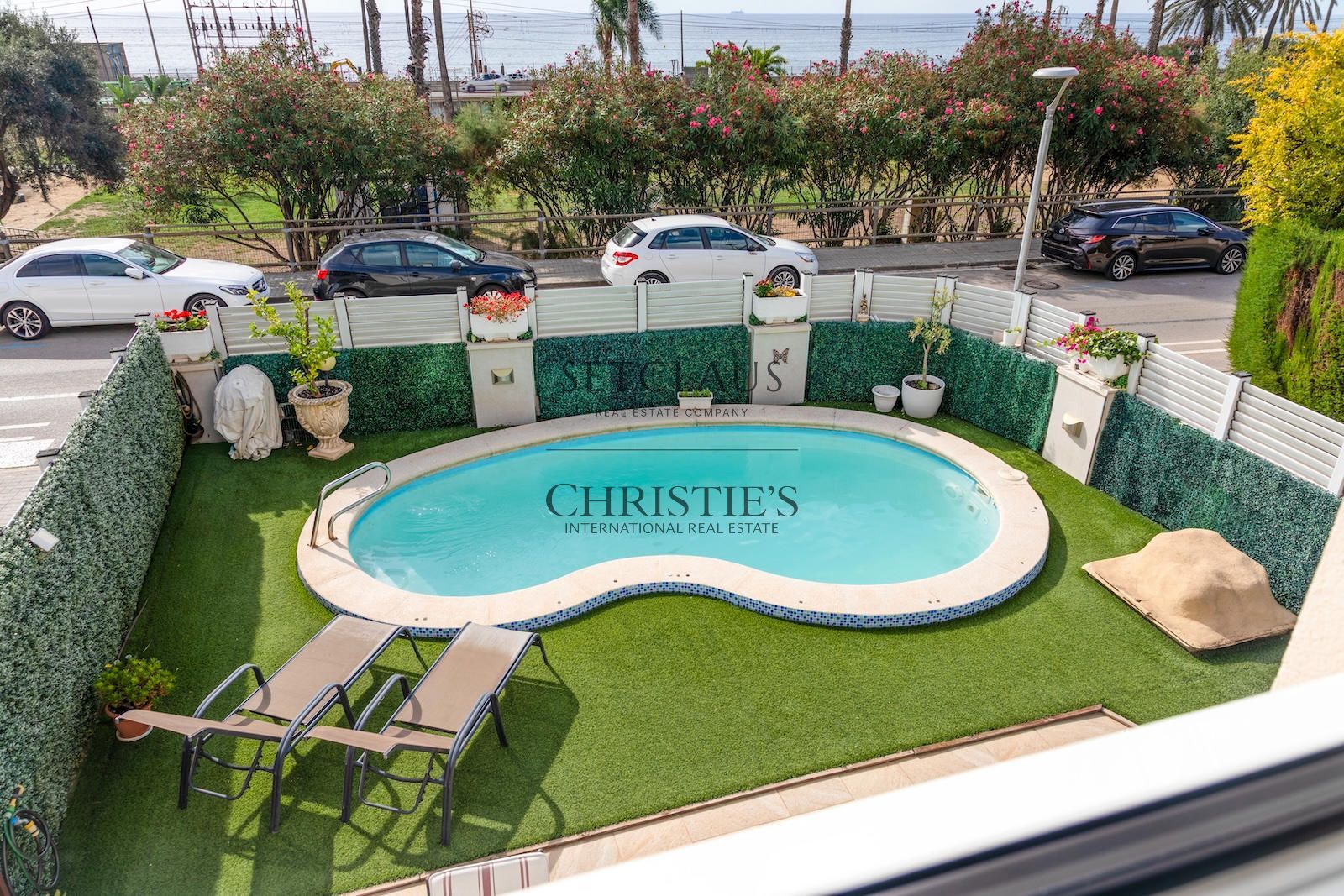 Comprar ADOSADO ESQUINERO CON PISCINA Y ASCENSOR EN PRIMERA LÍNEA DE MAR foto 28