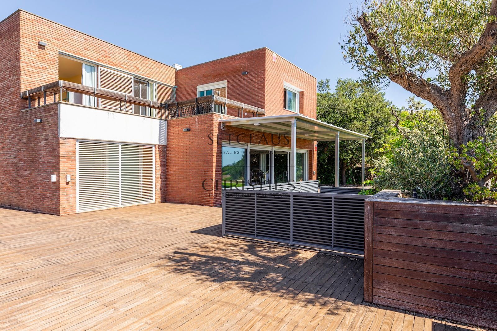 Inmueble CHALET INDEPENDIENTE CON JARDÍN, PISCINA Y VISTAS PANORÁMICAS foto 4