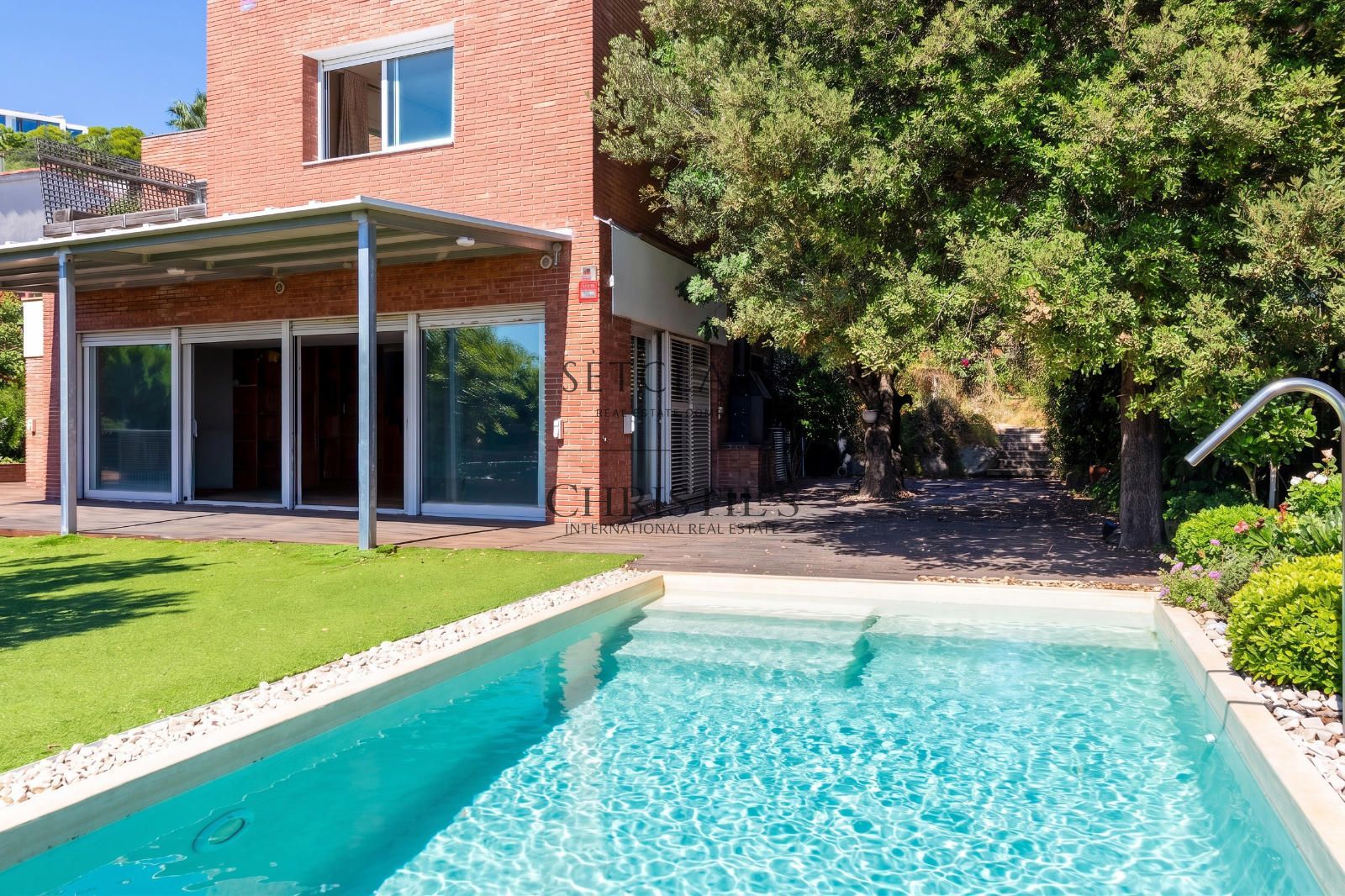 Inmueble CHALET INDEPENDIENTE CON JARDÍN, PISCINA Y VISTAS PANORÁMICAS foto 2