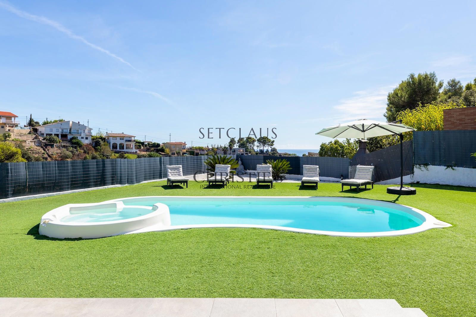 Comprar Propiedad con licencia turística, piscina climatizada y vistas al mar foto 2