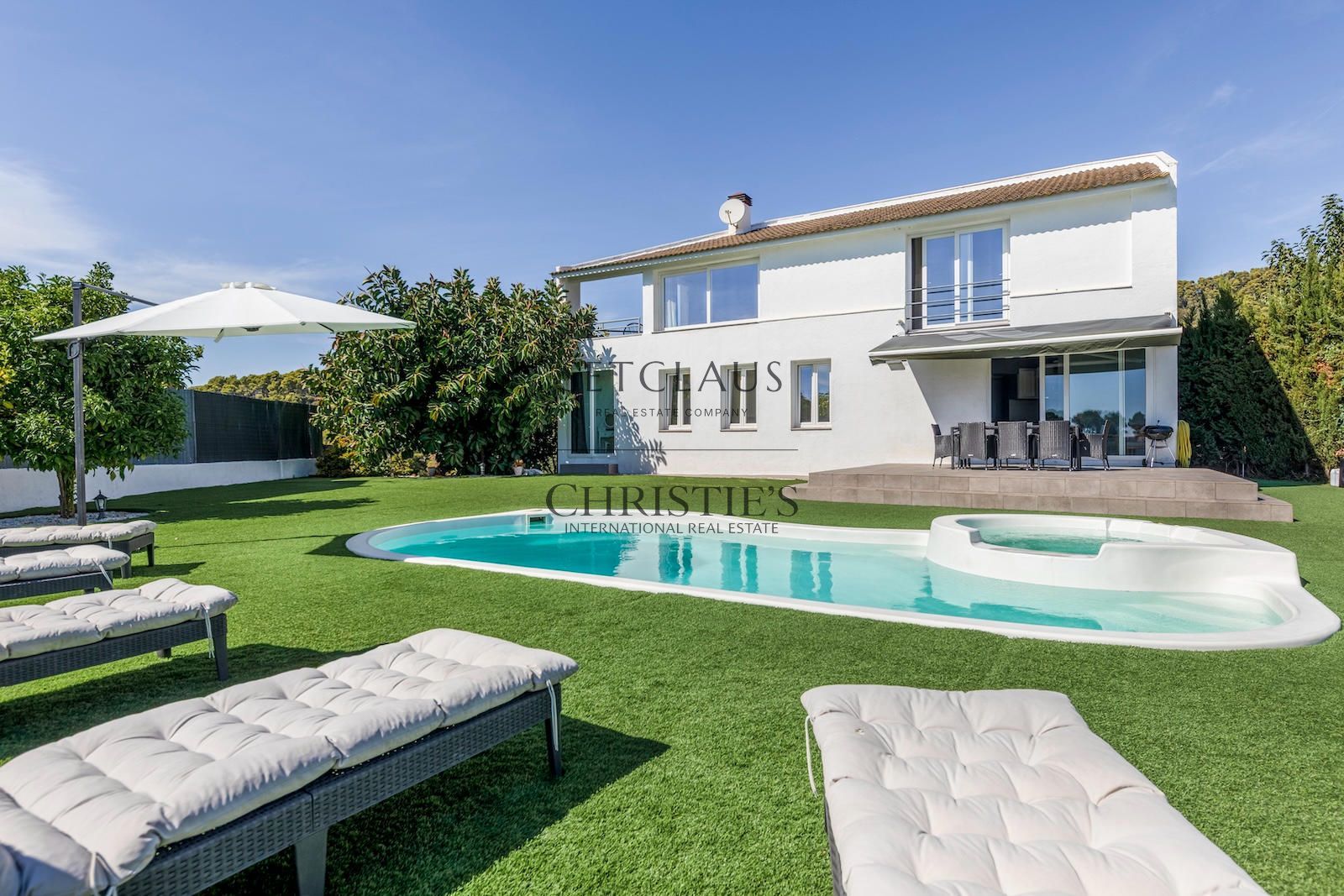 Comprar Propiedad con licencia turística, piscina climatizada y vistas al mar foto 1