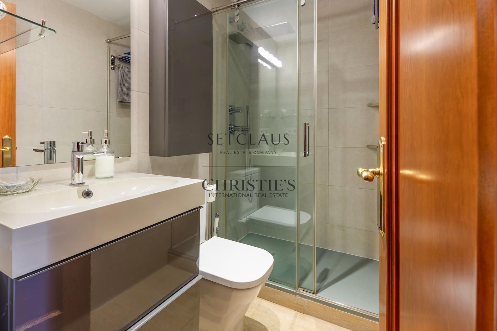 Inmueble Casa adosada con jardín y piscina comunitaria en Alella foto 12