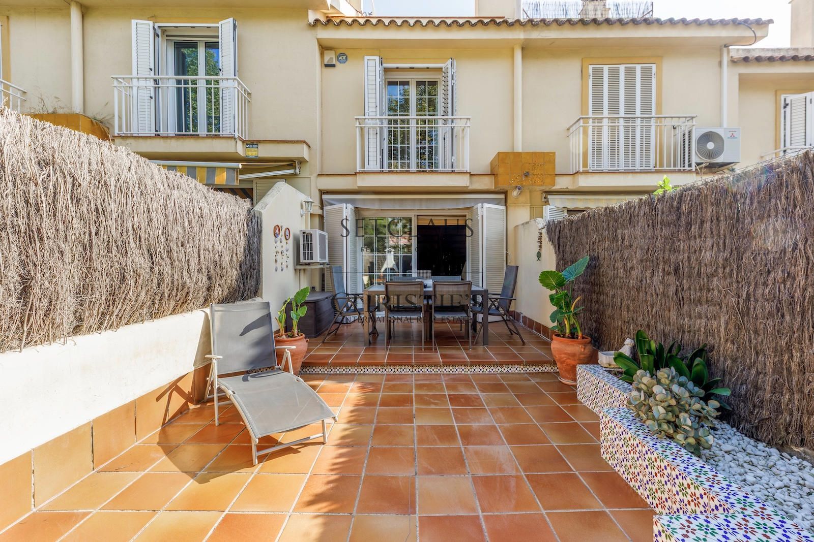 Inmueble Casa adosada con jardín y piscina comunitaria en Alella foto 23