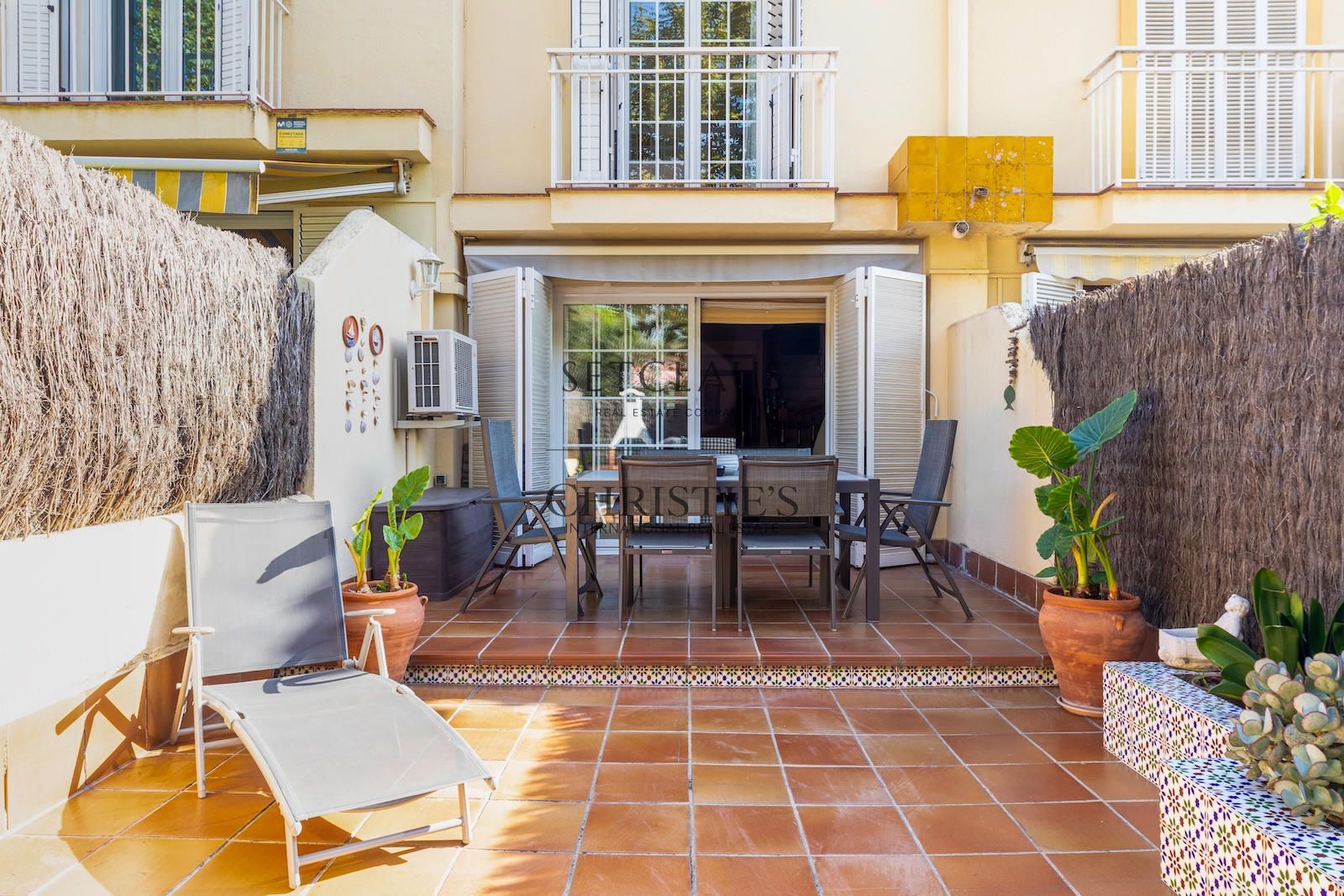 Inmueble Casa adosada con jardín y piscina comunitaria en Alella foto 6