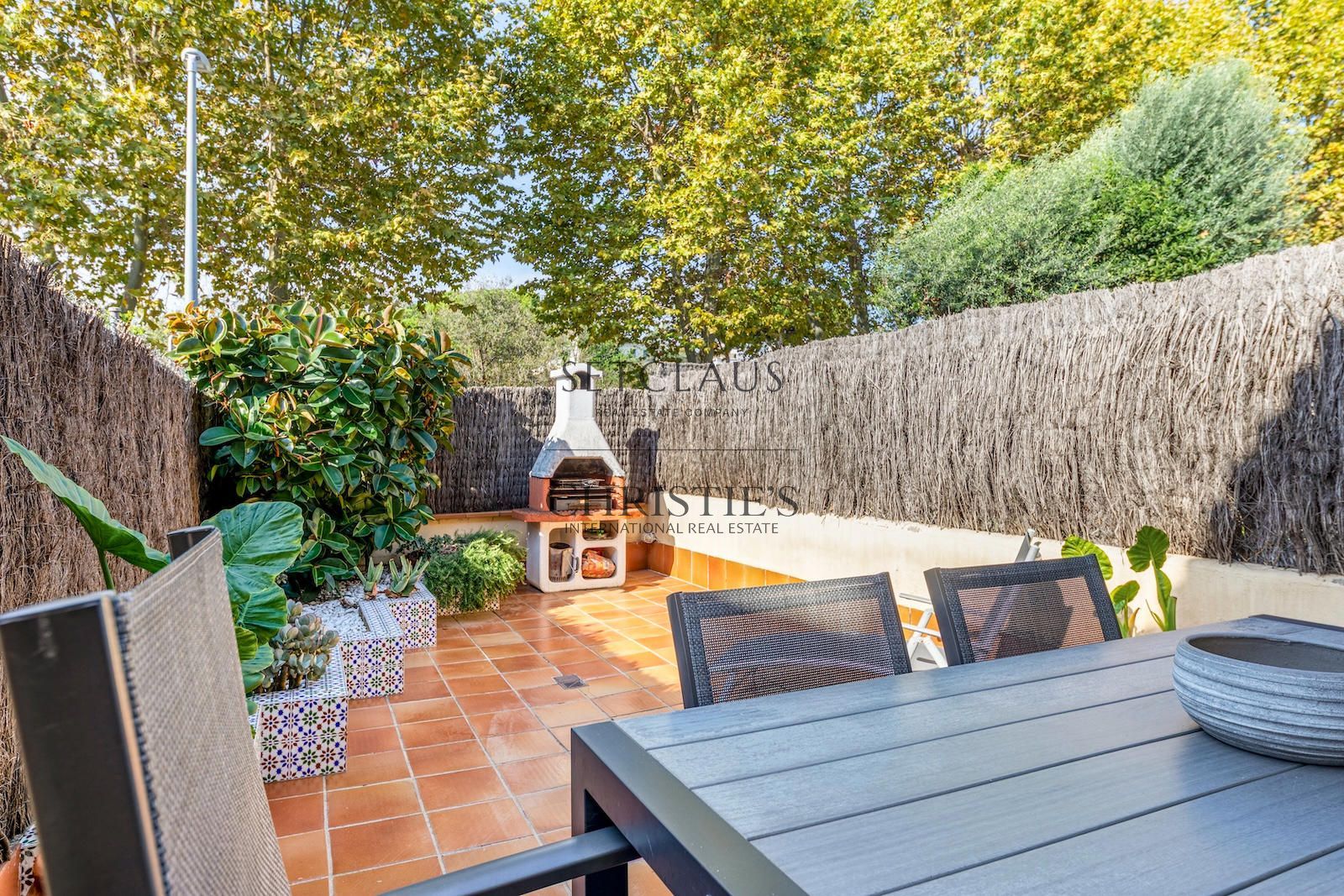 Inmueble Casa adosada con jardín y piscina comunitaria en Alella foto 7