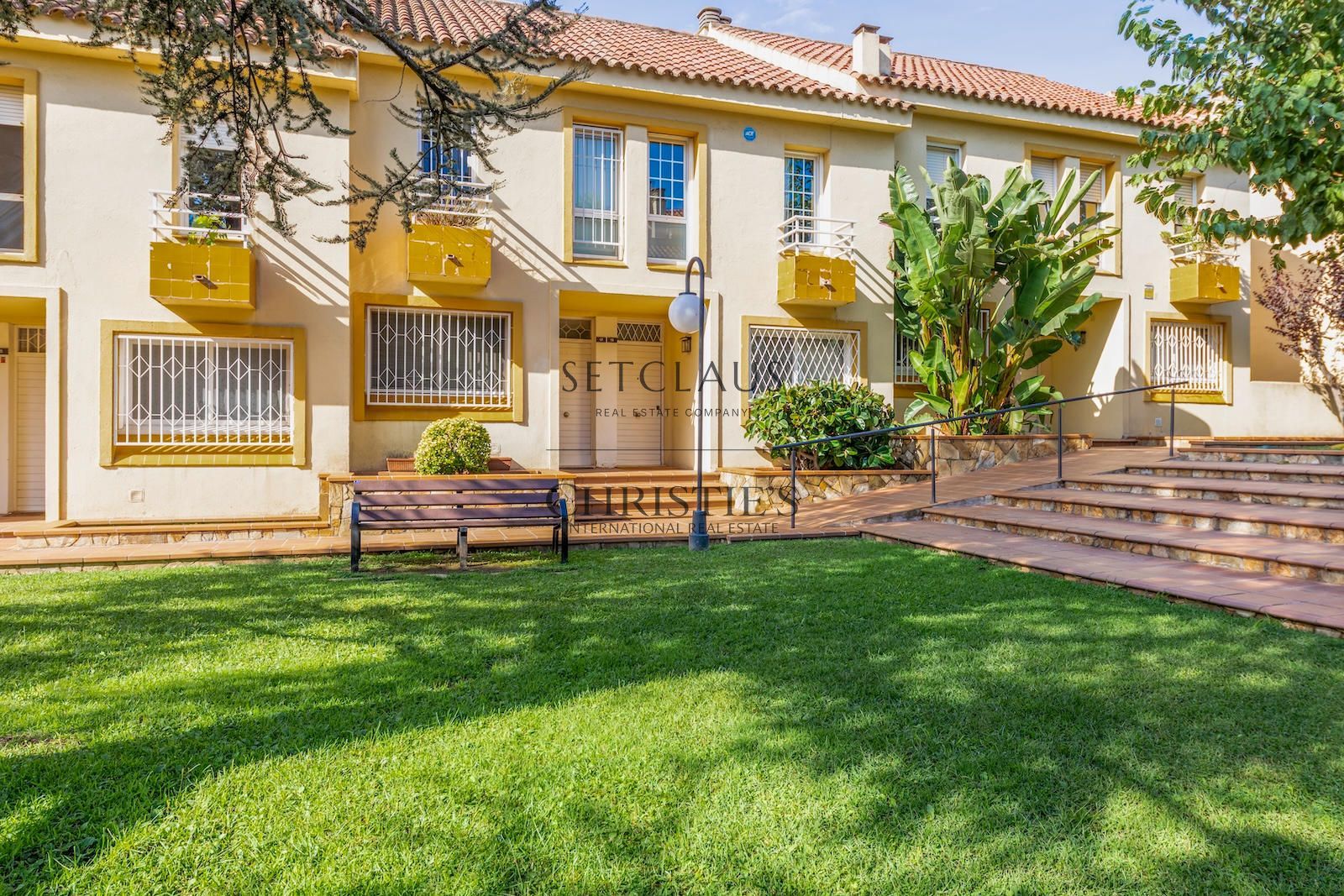 Inmueble Casa adosada con jardín y piscina comunitaria en Alella foto 25