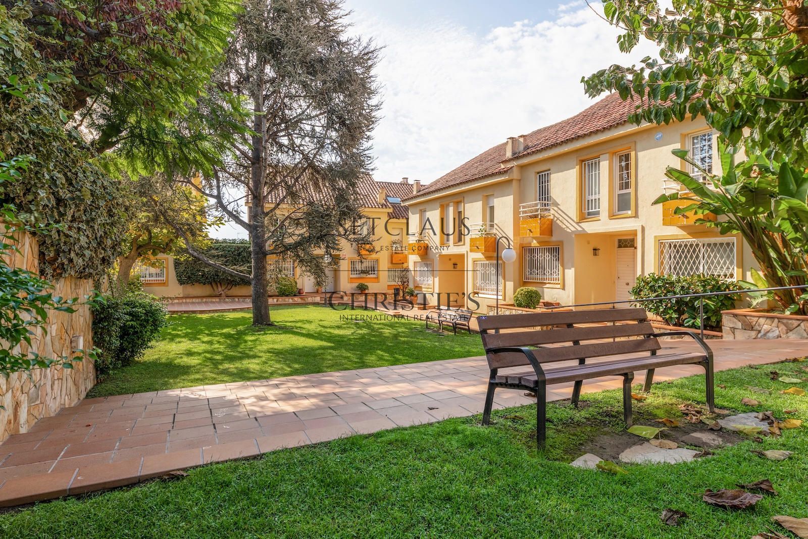 Inmueble Casa adosada con jardín y piscina comunitaria en Alella foto 26