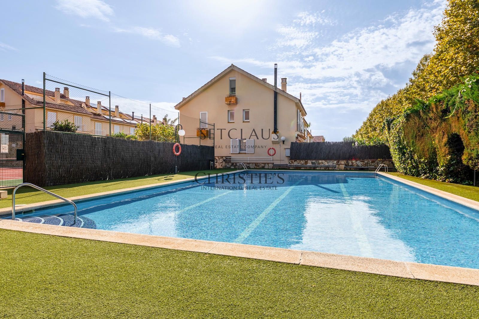 Inmueble Casa adosada con jardín y piscina comunitaria en Alella foto 28