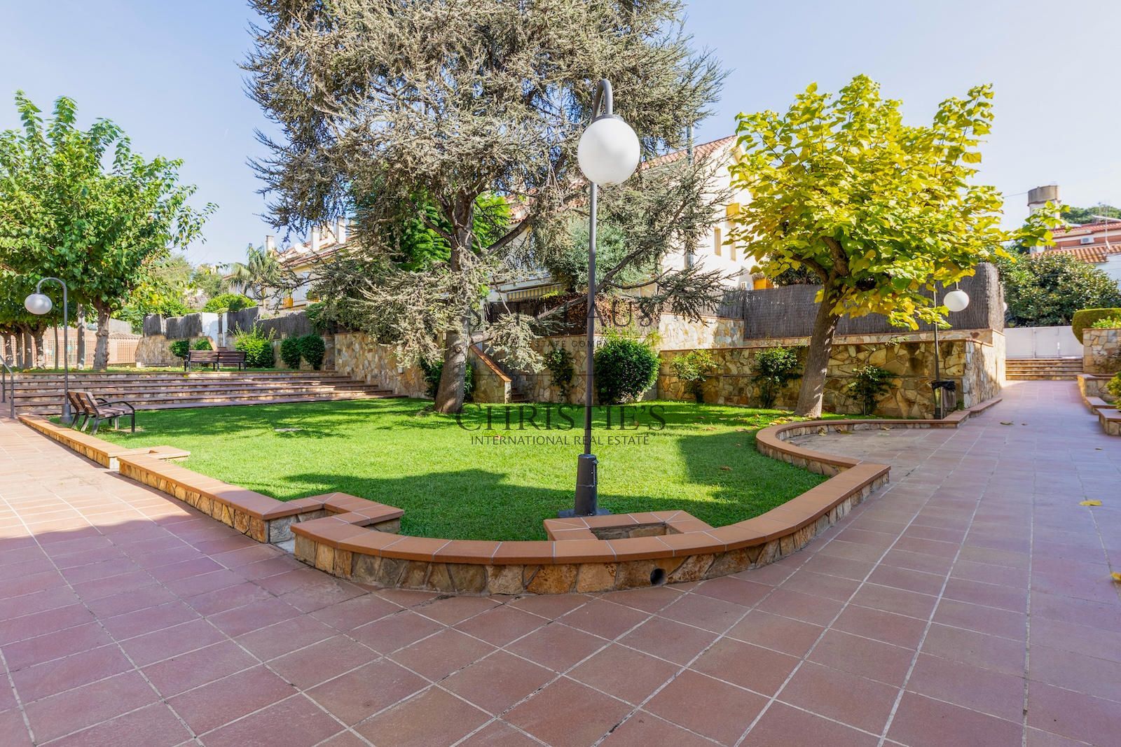 Inmueble Casa adosada con jardín y piscina comunitaria en Alella foto 31