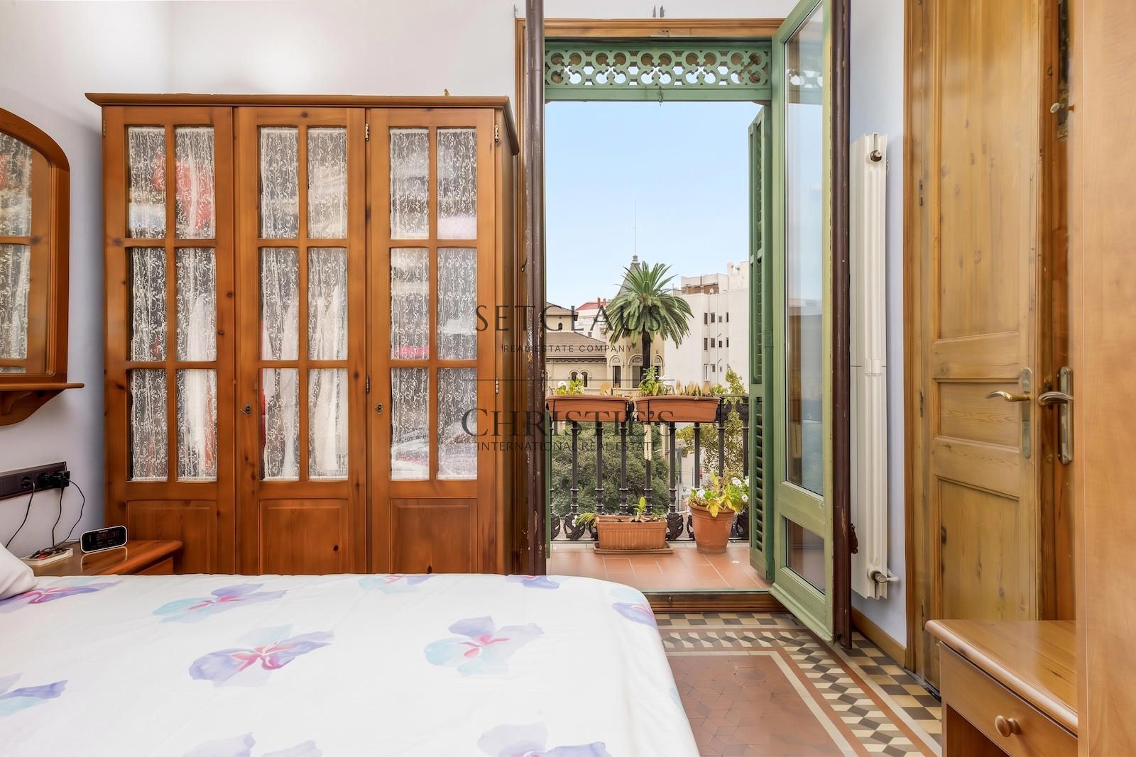 Inmueble Piso de 4 dormitorios con elementos originales en el Eixample foto 9