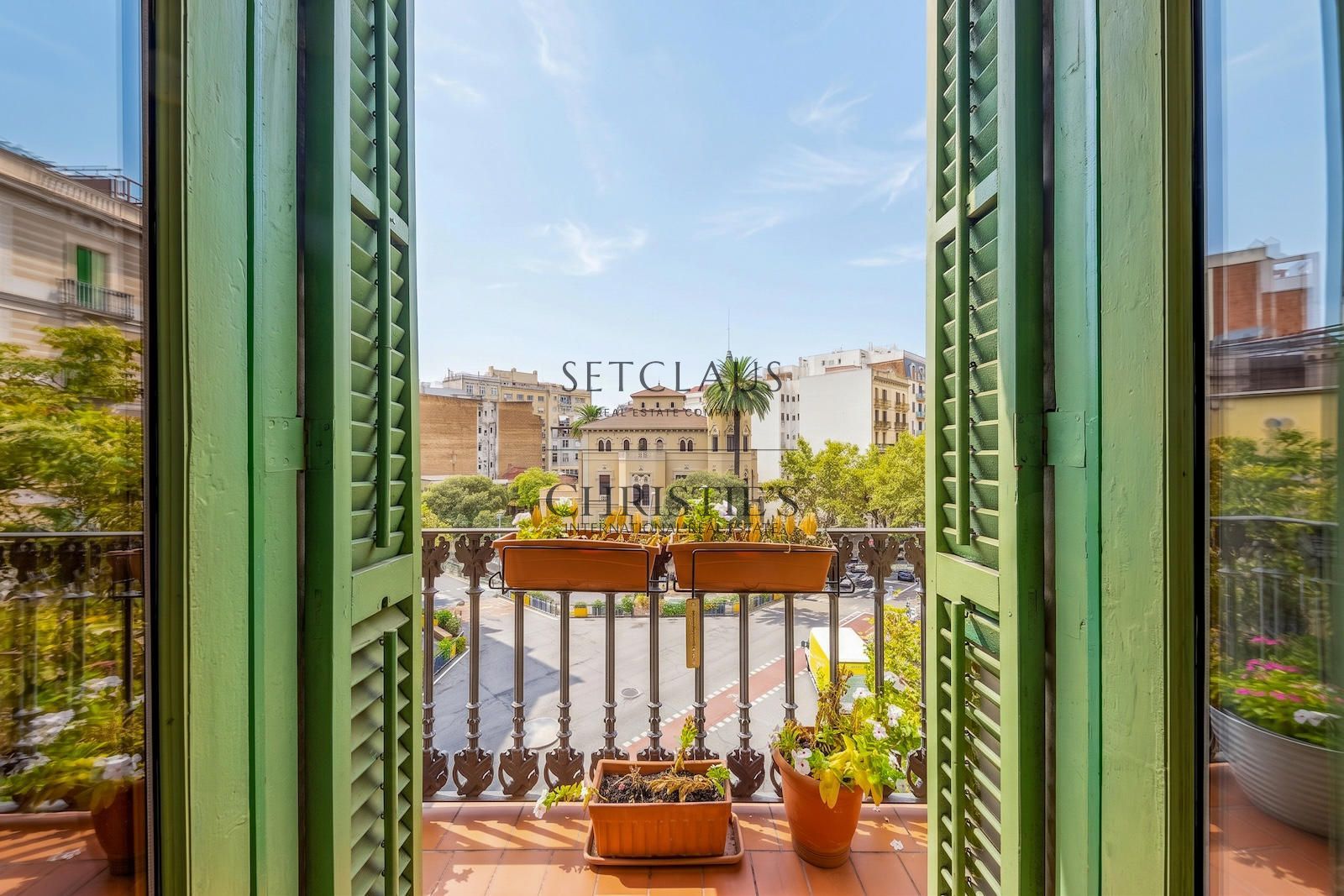 Inmueble Piso de 4 dormitorios con elementos originales en el Eixample foto 4