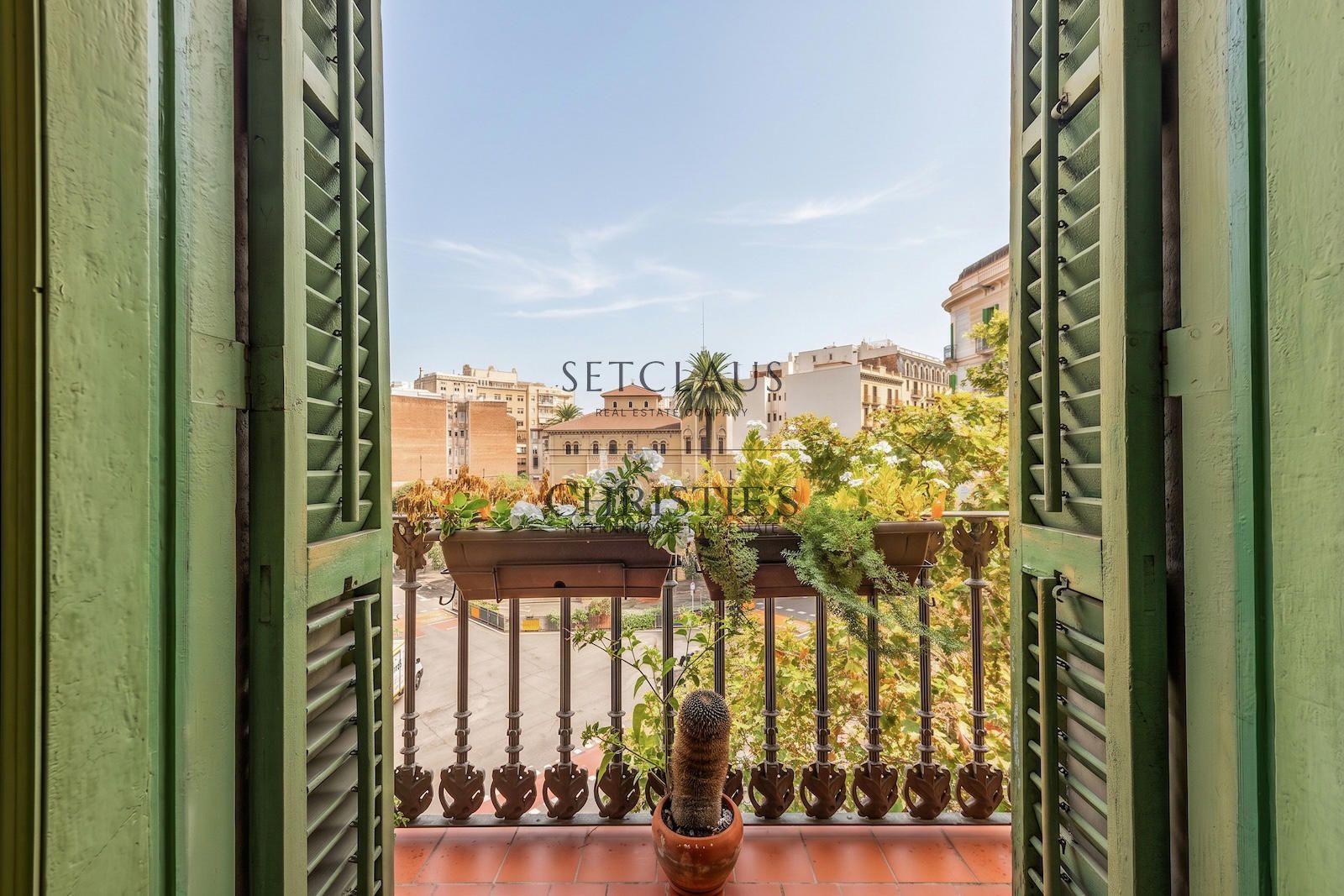 Inmueble Piso de 4 dormitorios con elementos originales en el Eixample foto 10