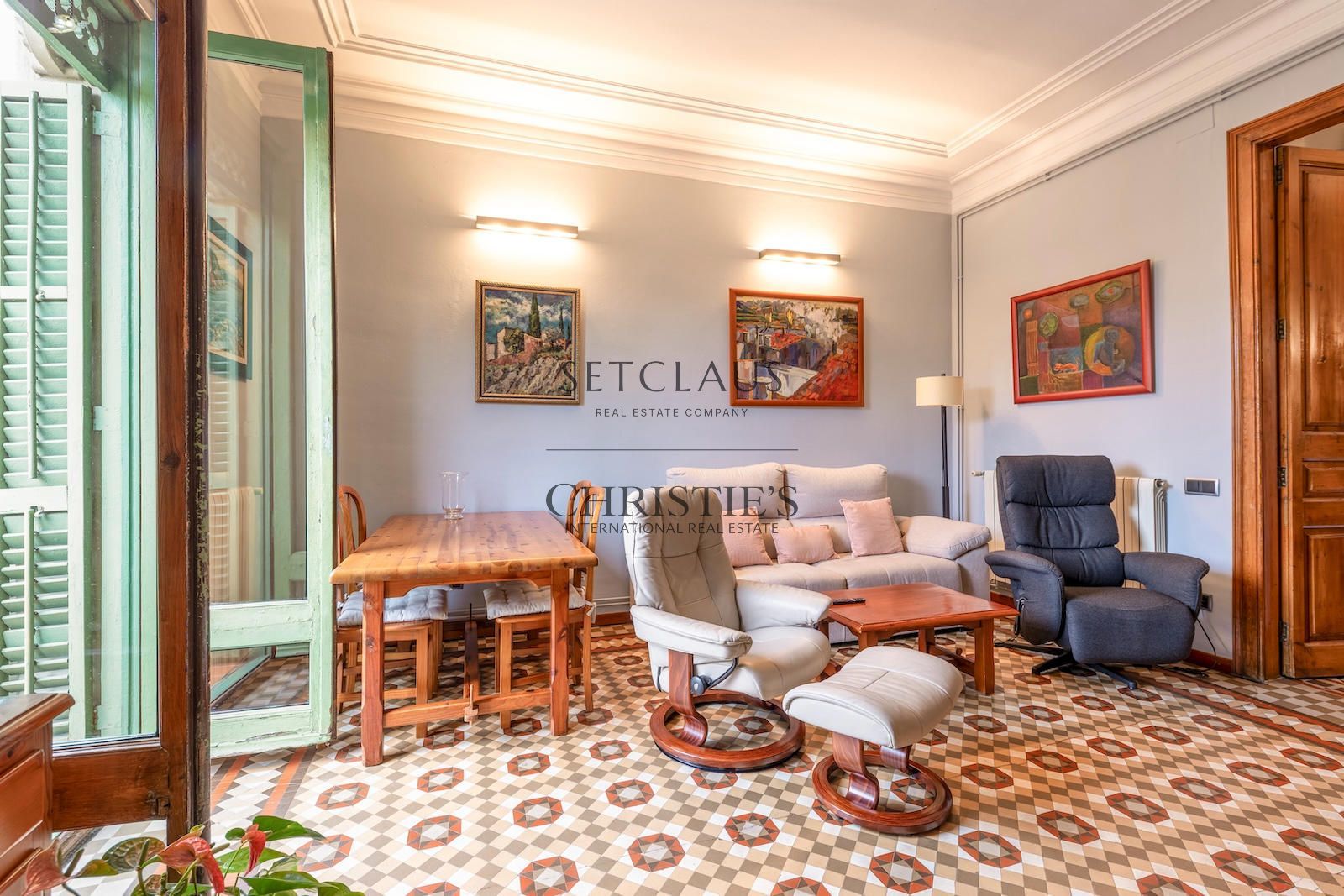 Inmueble Piso de 4 dormitorios con elementos originales en el Eixample foto 3