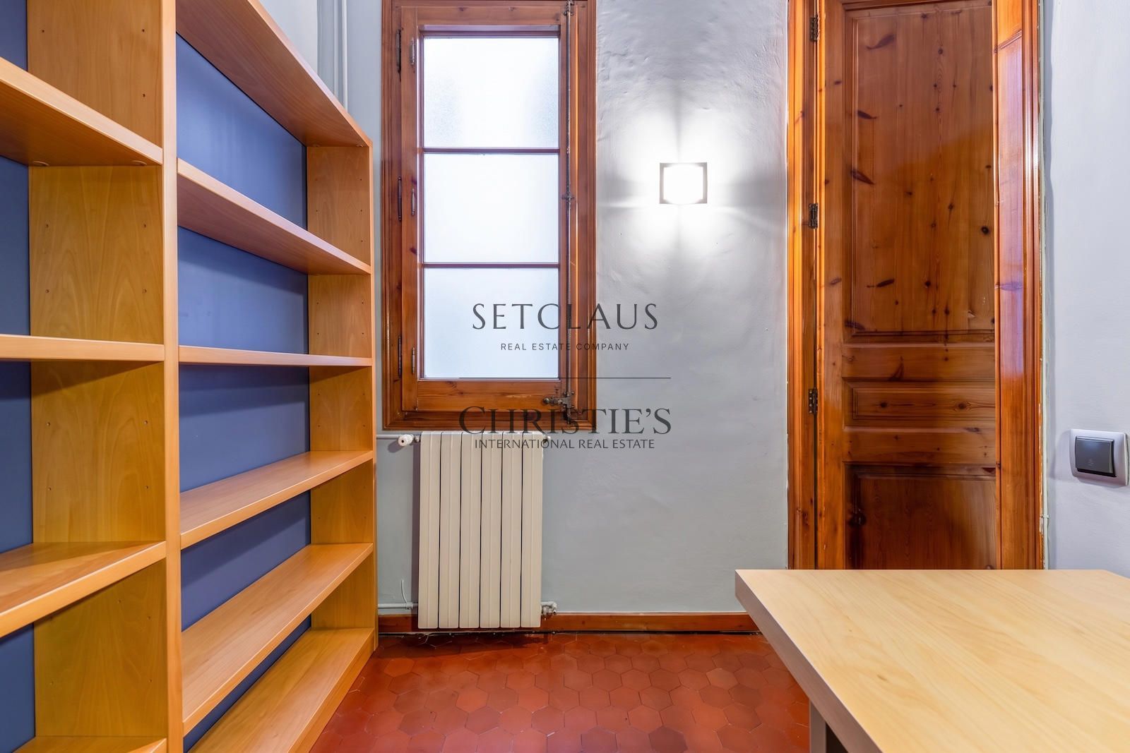 Inmueble Piso de 4 dormitorios con elementos originales en el Eixample foto 24