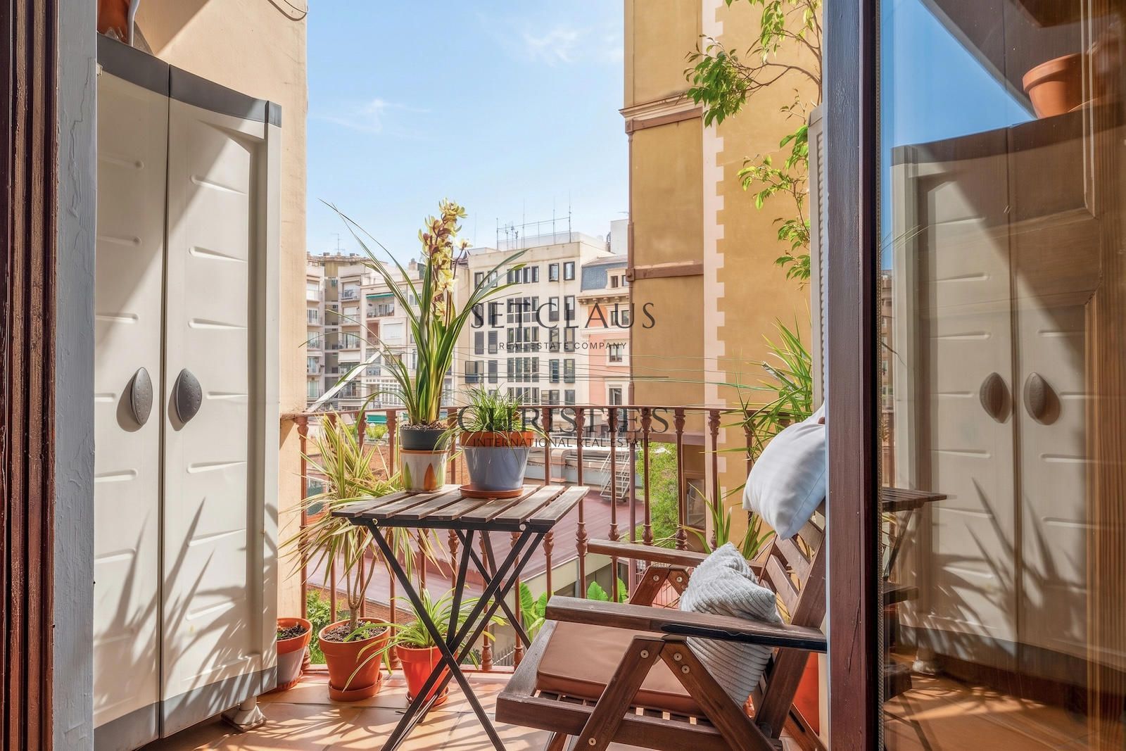 Inmueble Piso de 4 dormitorios con elementos originales en el Eixample foto 19