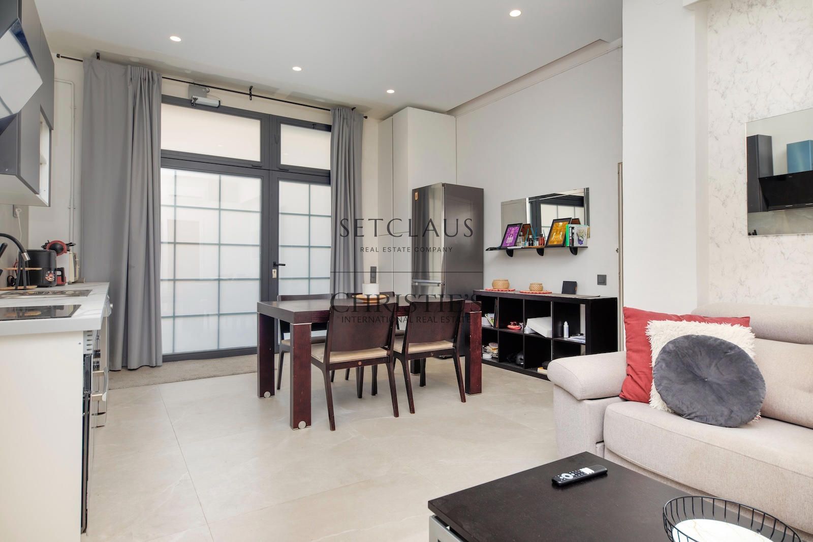 Comprar Casa con terraza y licencia turística foto 1