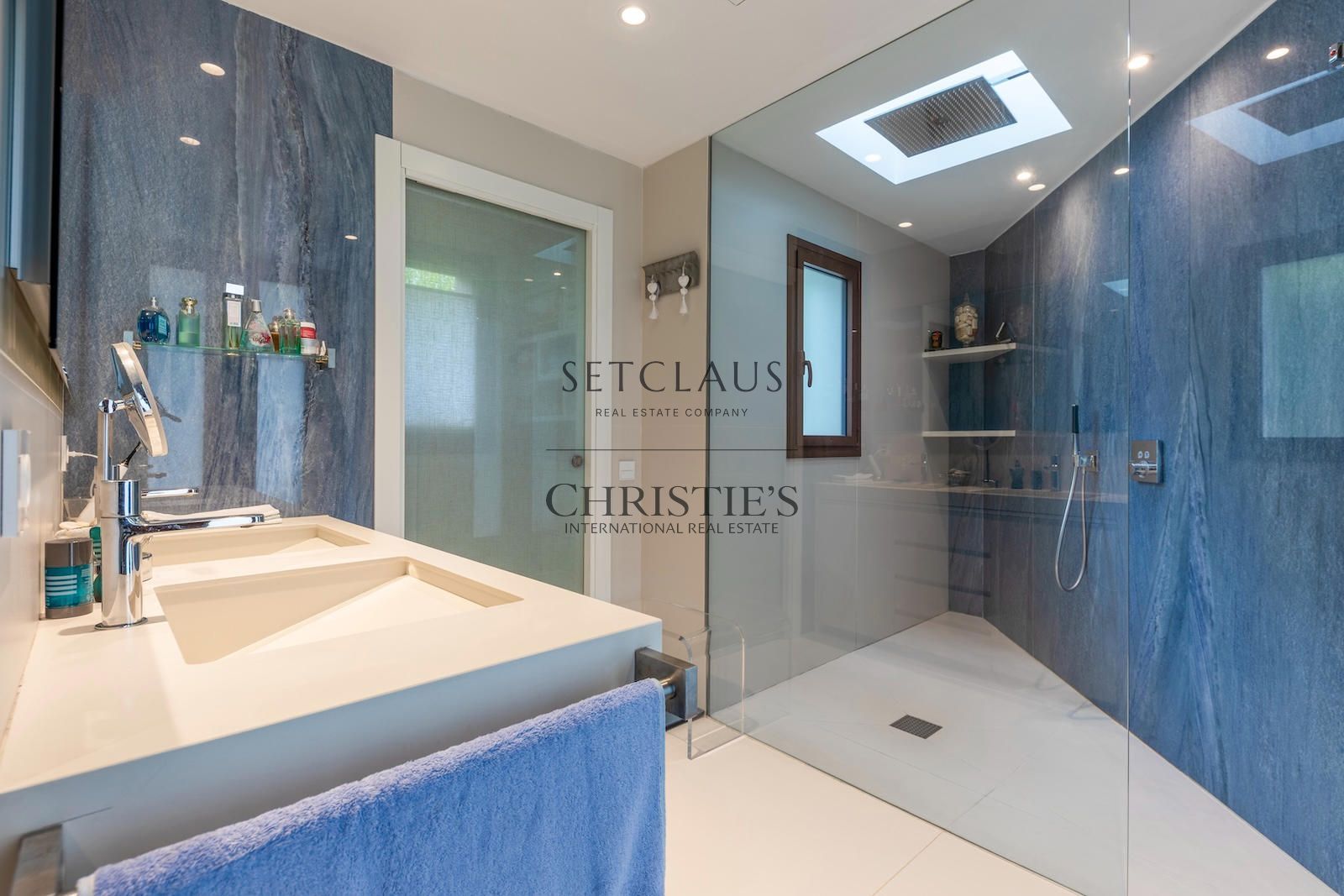 Comprar Exclusiva Villa contemporanea en Sant Pol de Mar, en primera línea de mar foto 18