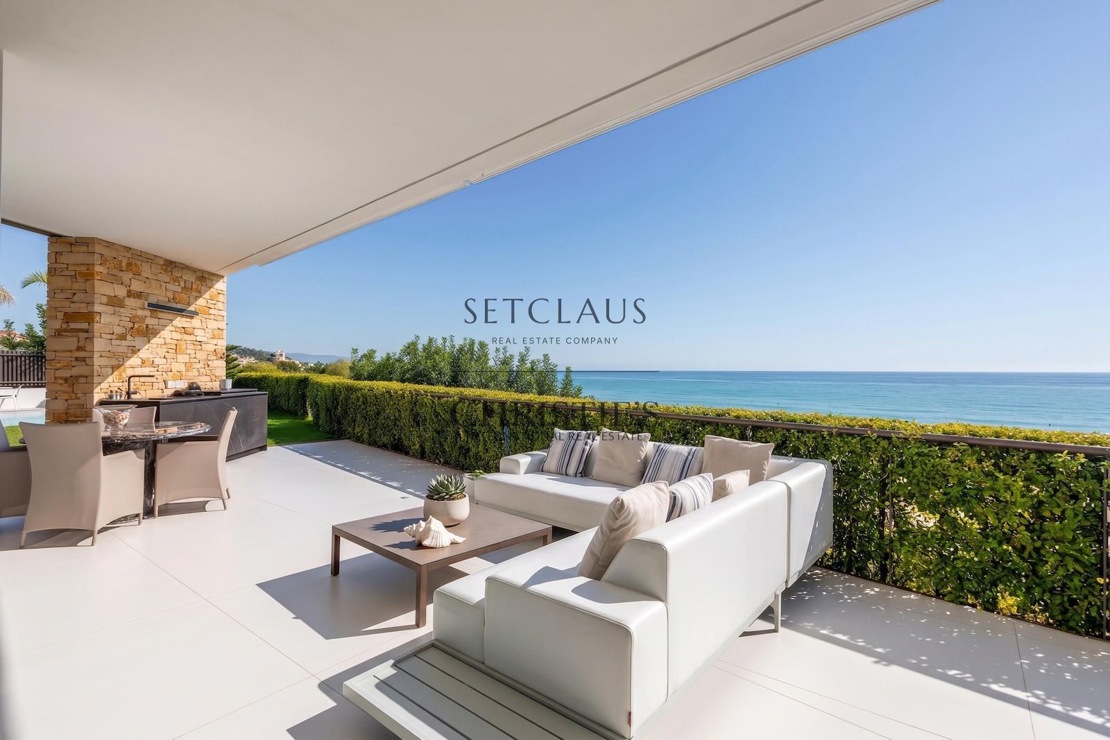 Comprar Exclusiva Villa contemporanea en Sant Pol de Mar, en primera línea de mar foto 5